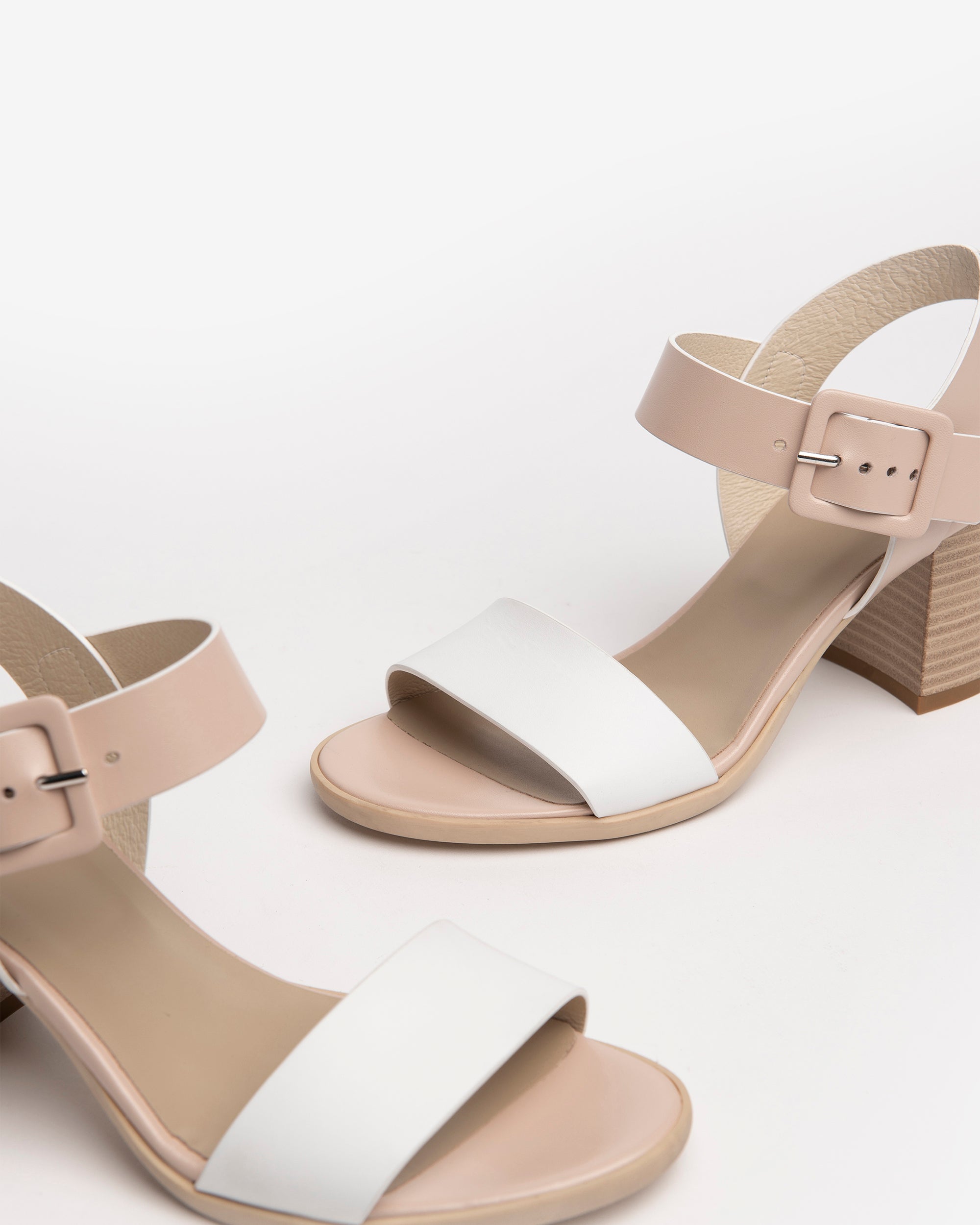  Sandales en cuir pour femmes