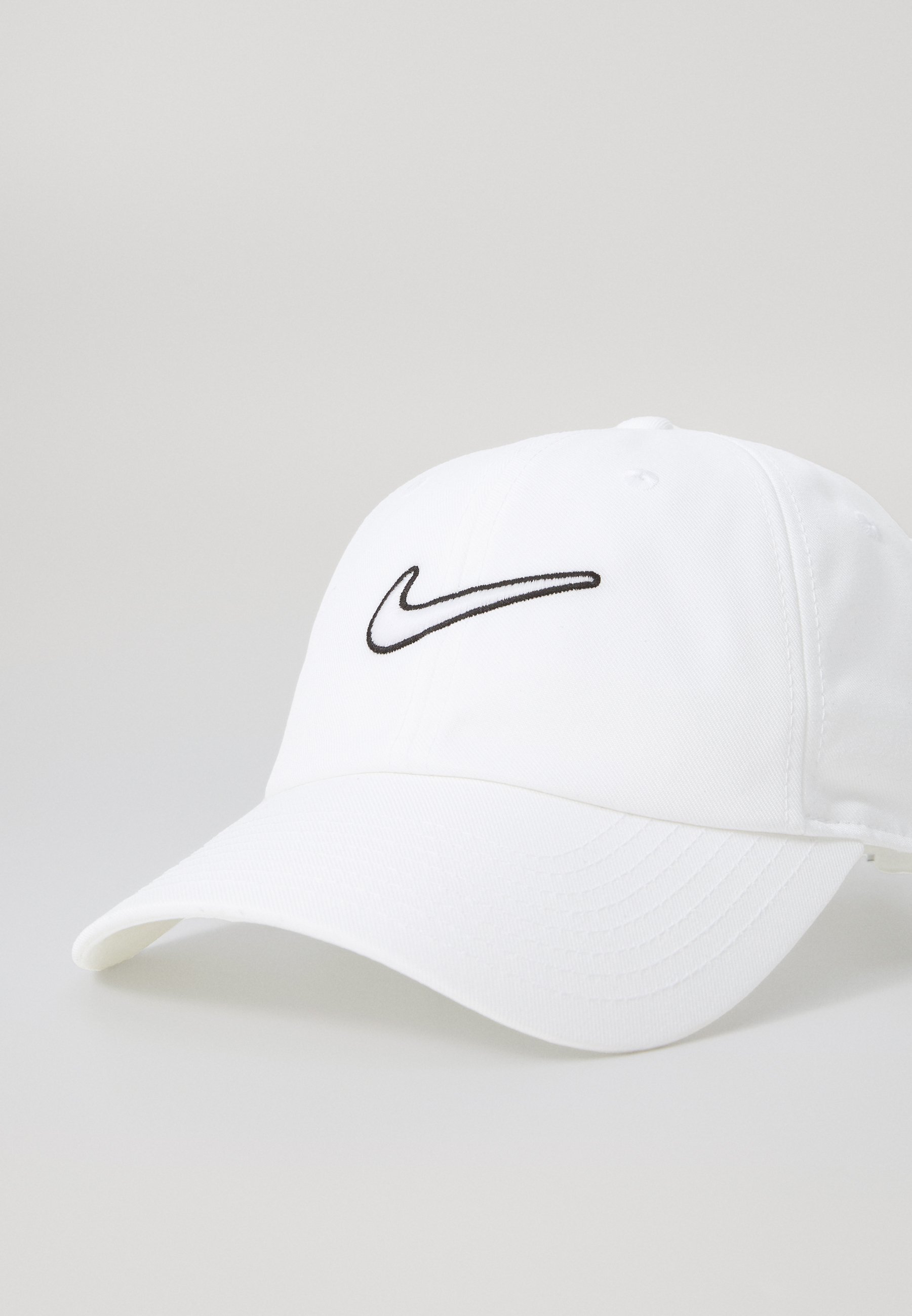 Nike Sportswear-capser