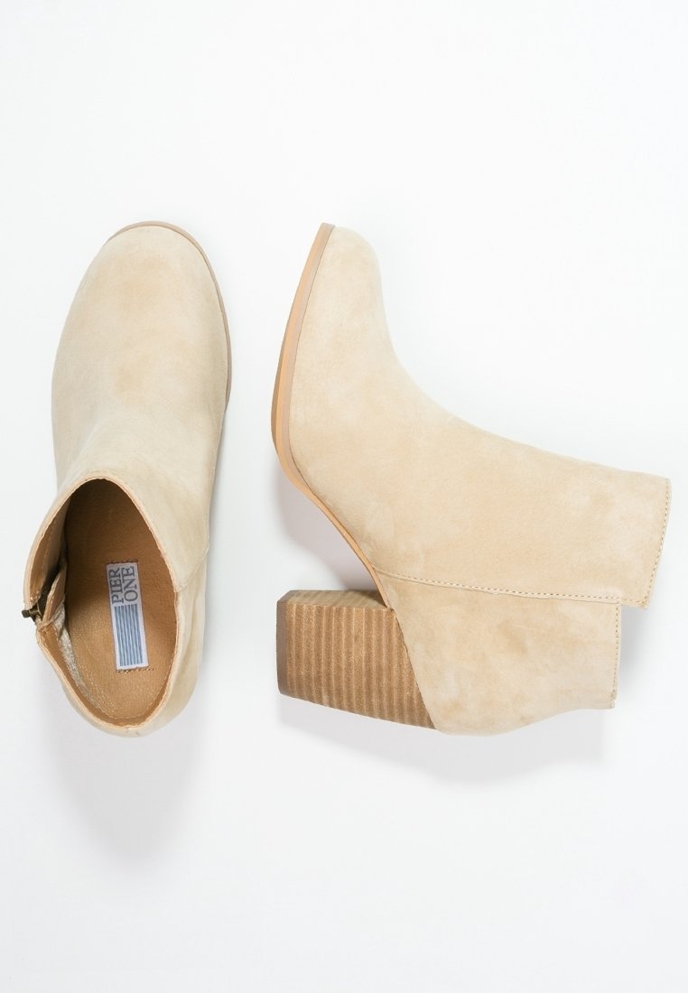 Pier One Stiefeletten – beige