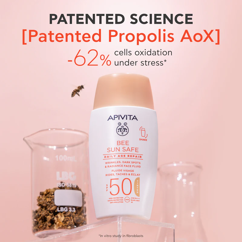Apivita Bee Sun Safe Daily Age Repair Tinted Fluid SPF50 tonujący krem ochronny SPF 50