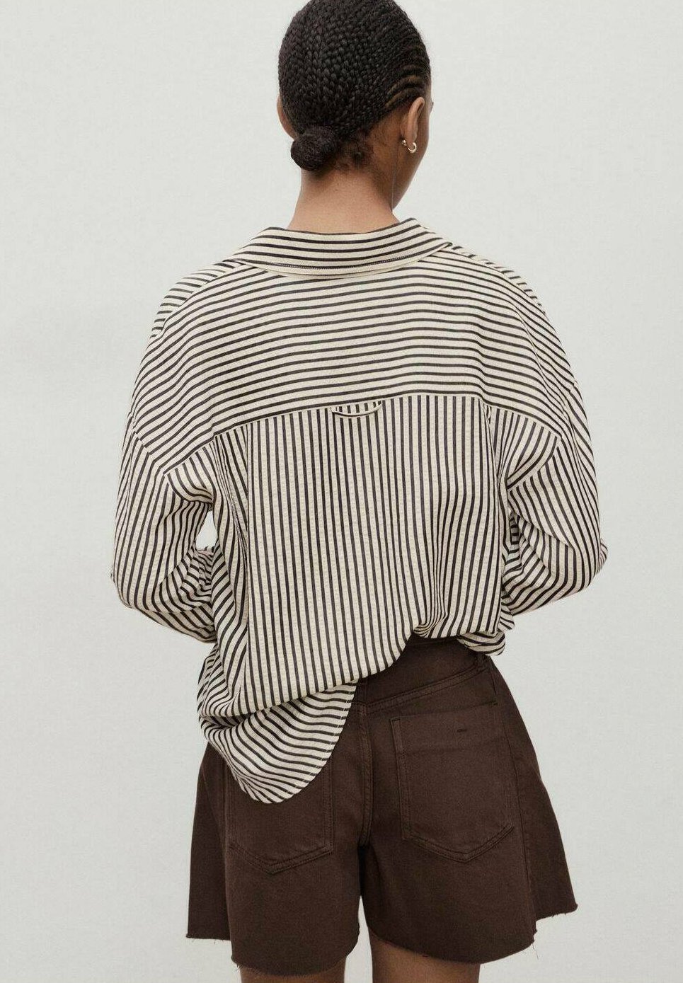Short en jean marron Mango à ourlet effiloché et plis