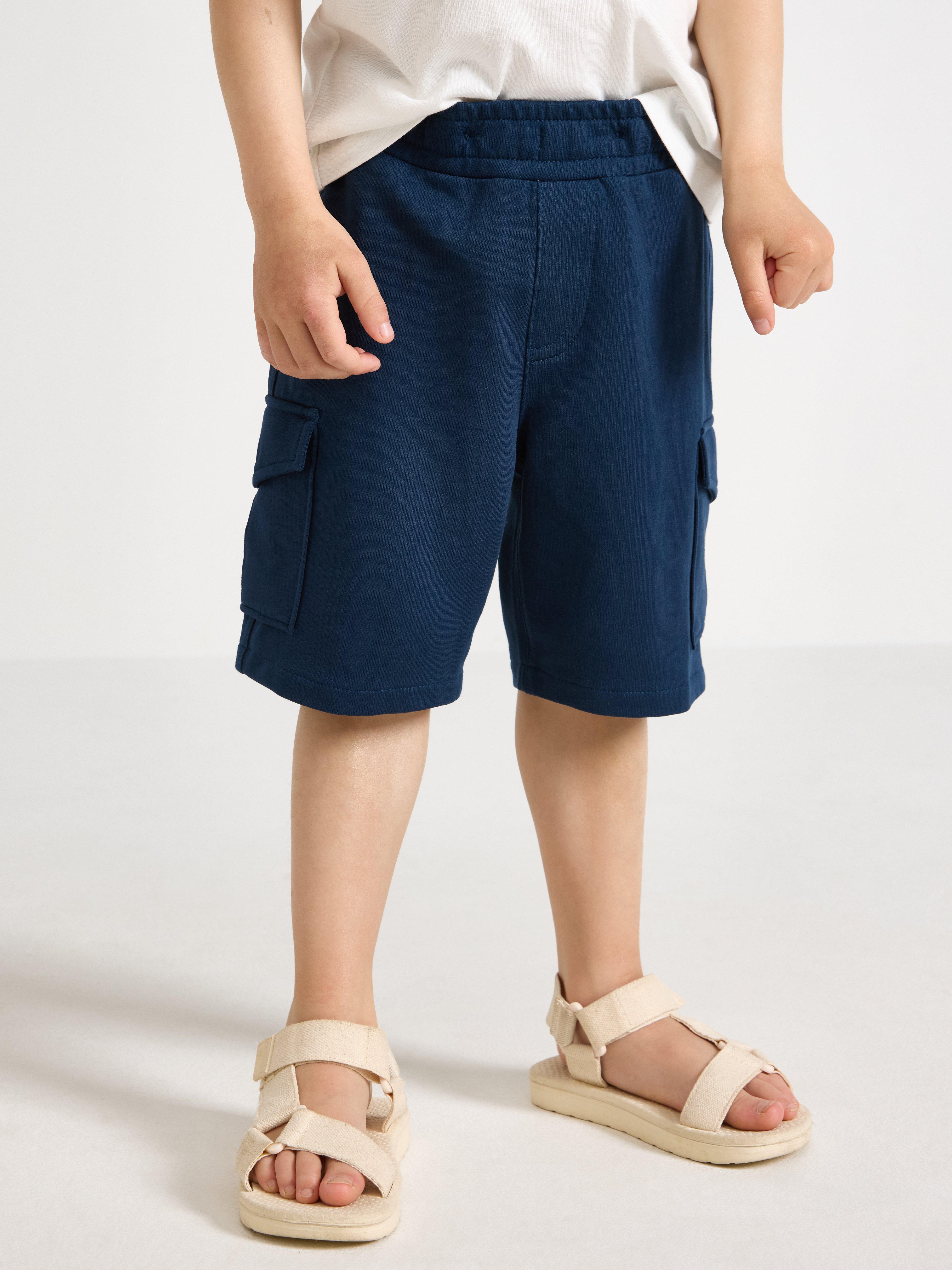 Short cargo bleu foncé