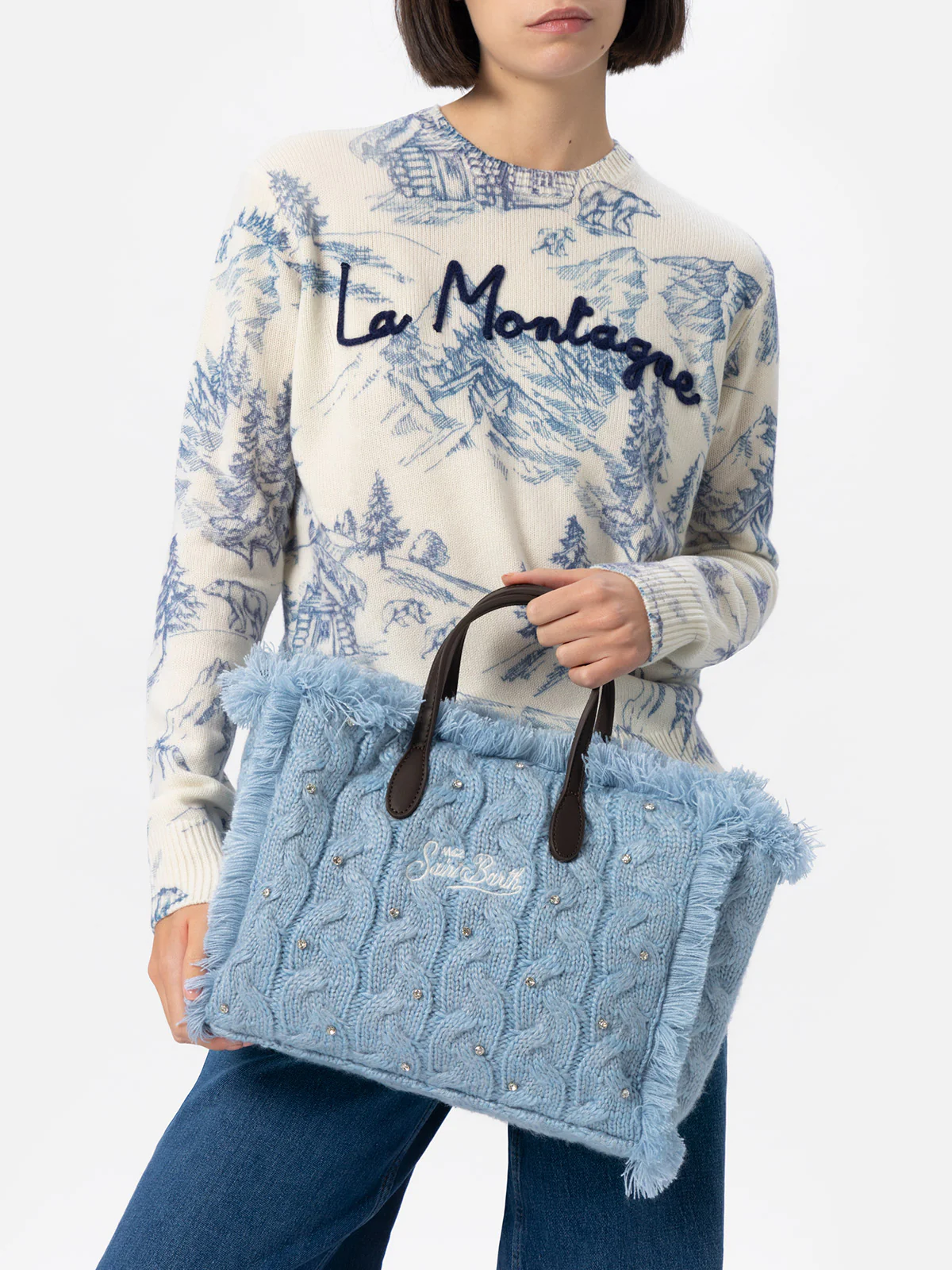 Sac à main Colette bleu clair en velours à franges, motif torsadé, orné de strass, bandoulière amovible | MC2 Saint Barth