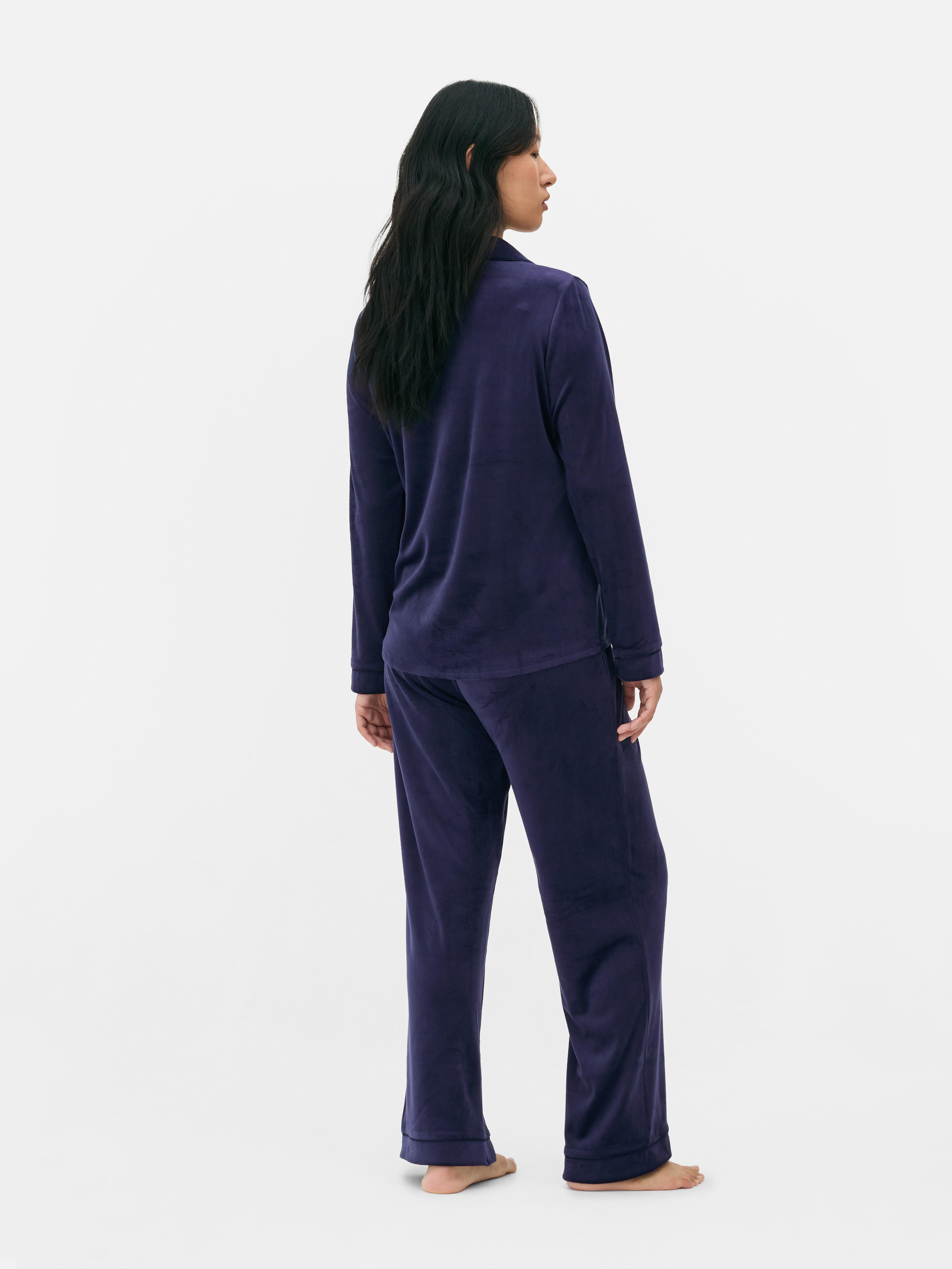 Velour-poikaystävä-pyjama Rento velour-pyjama, jossa kaulus jakku ja joustava vyötärö