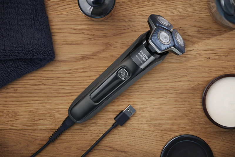 Barbeador elétrico Philips Série 7000 Wet & Dry S7886/58