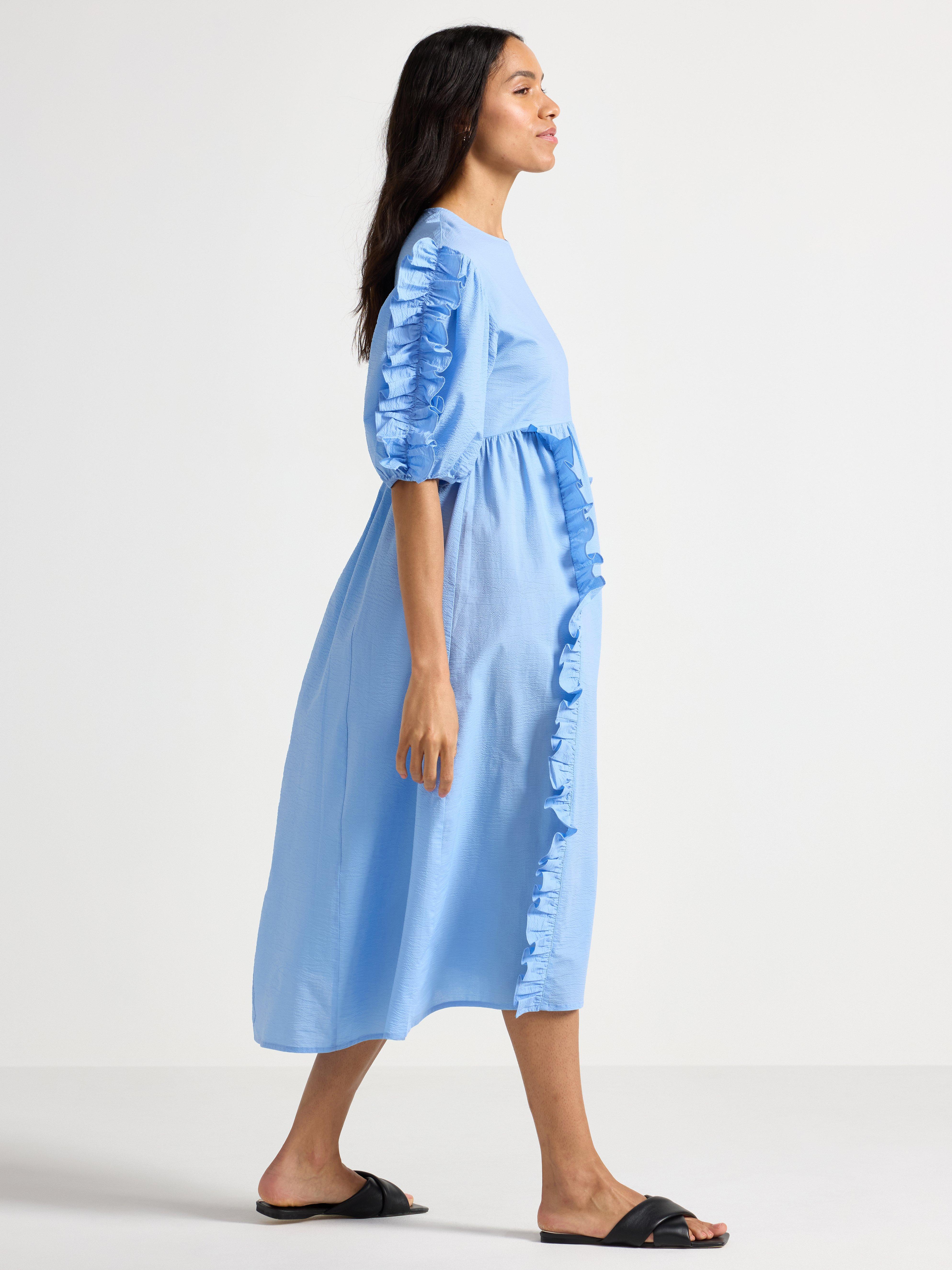 Vestido midi com babados azul claro acinzentado