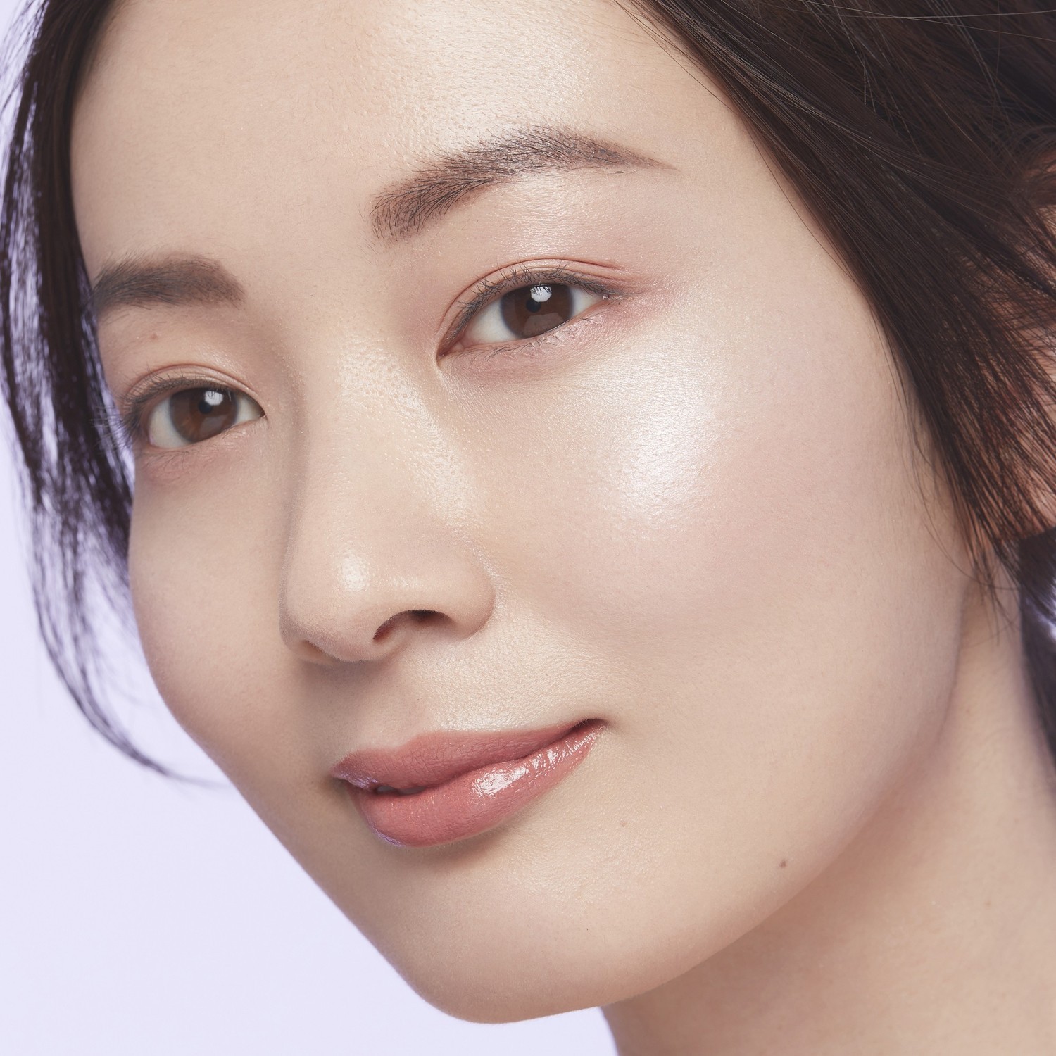 Clé de Peau Beauté highlighter Svjetleći pojačivač lica – 10 g