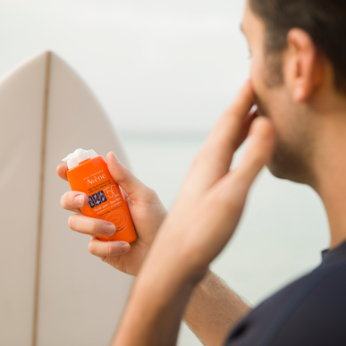 Avène Sun Care Sport Fluid -vedenpitävä SPF50-aurinkosuojavoide kasvoille ja vartalolle, urheilulle, 100 ml