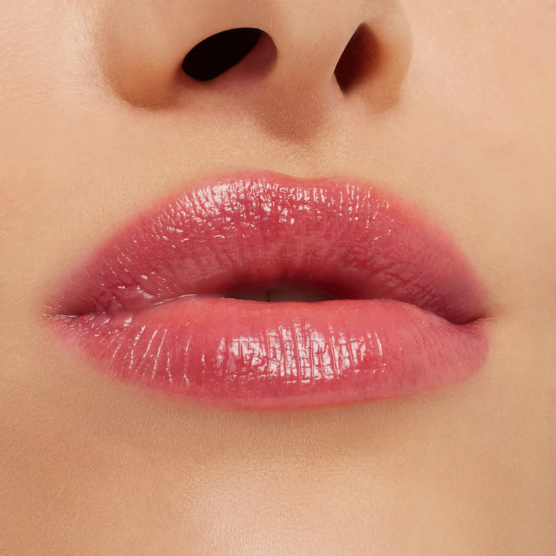 Bálsamo labial nutritivo e hidratante Glow Play da MAC Cosmetics.