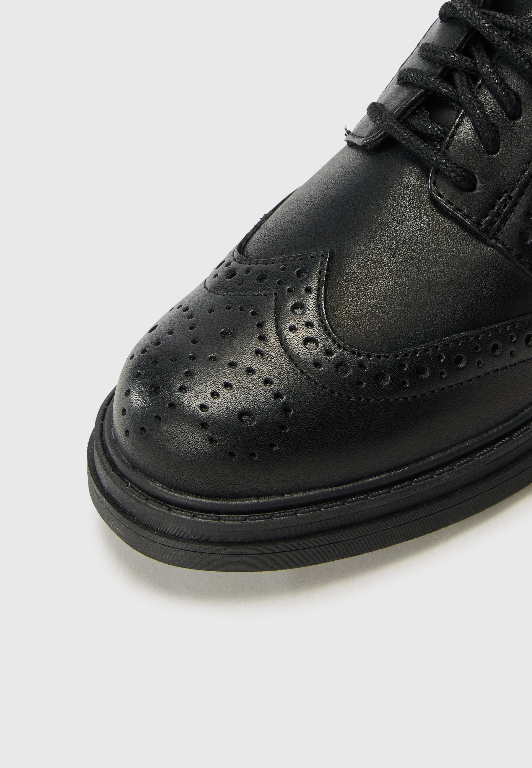 Clarks ORINOCO3 - Chaussures à lacets élégantes - noires