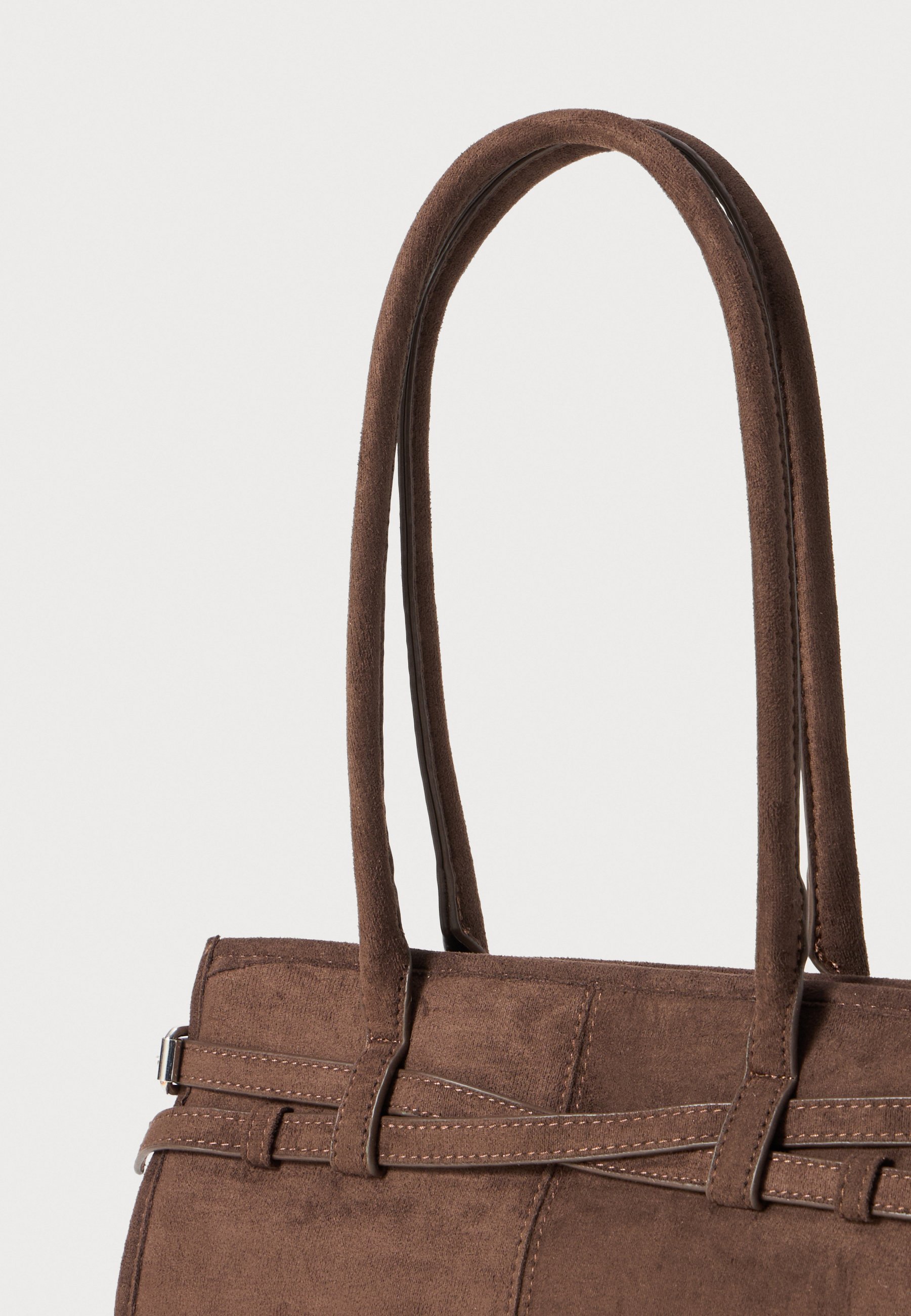 Gina Tricot BUCKEL SHOULDER BAG - Sac à main - dark brown