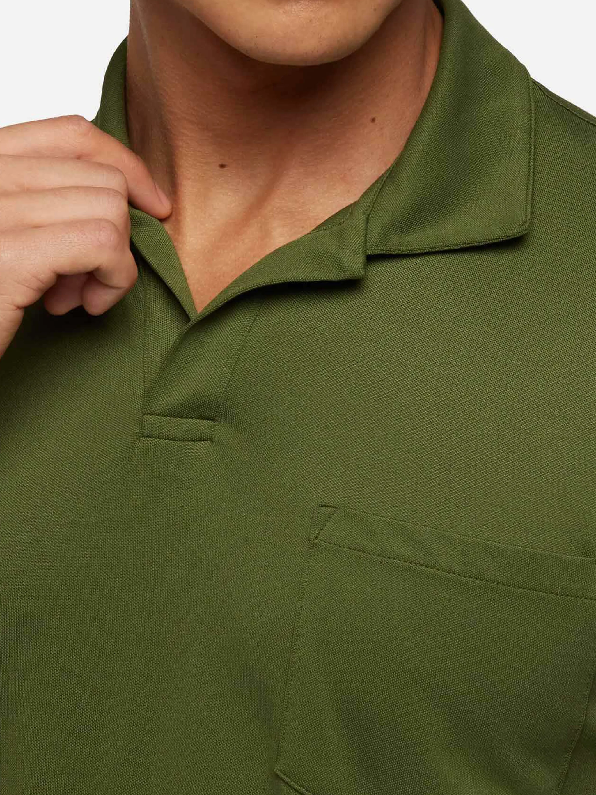 Camber polo shirt van technisch piqué in militaire groene kleur