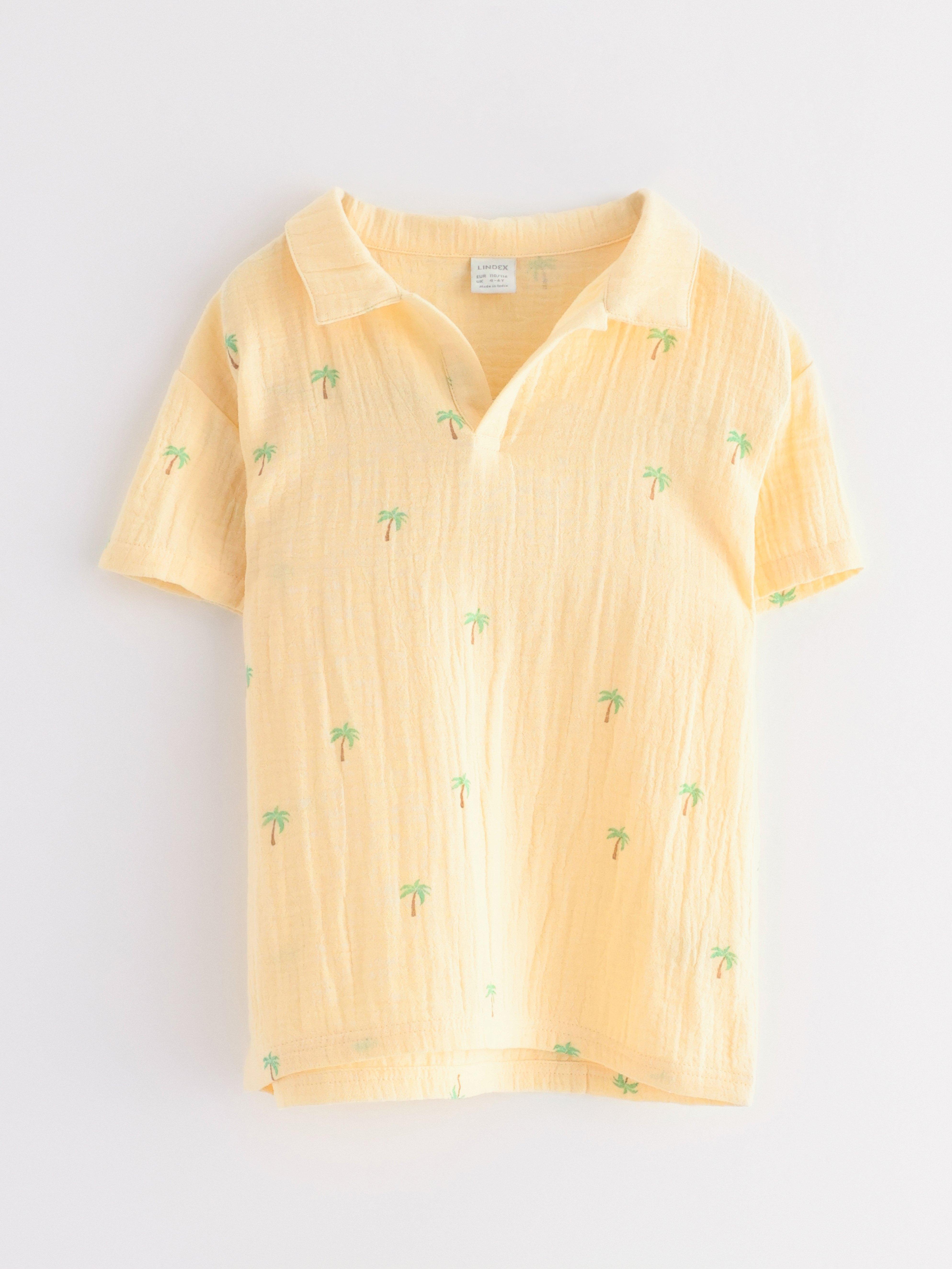 Camisa em tecido de algodão amarelo claro acinzentado