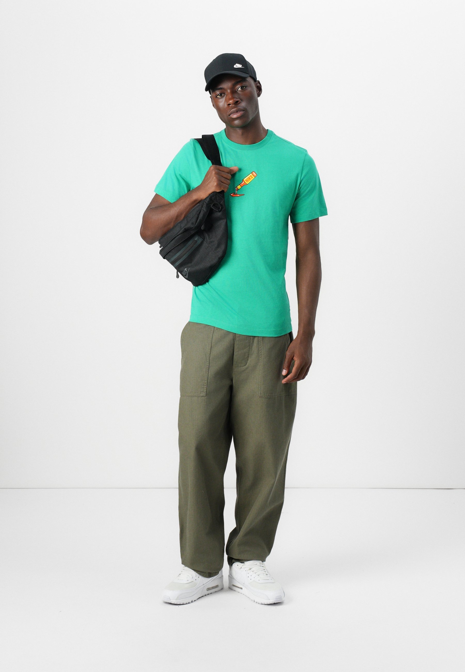 Nike Sportswear trükitud T-särgid