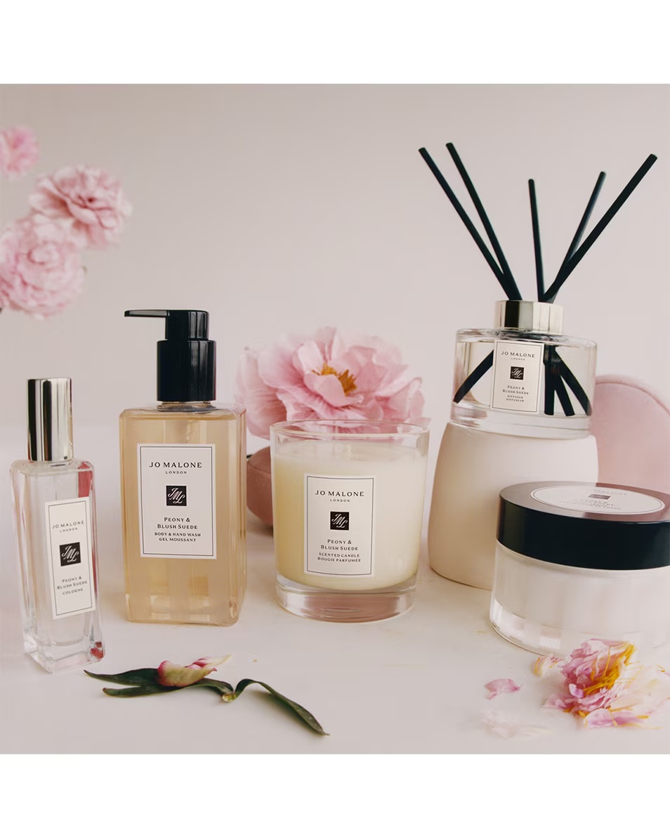 LUMÂNARE PARFUMATĂ JO MALONE LONDON BUJOR ȘI PIELE ÎNTOARSĂ ROȘIE