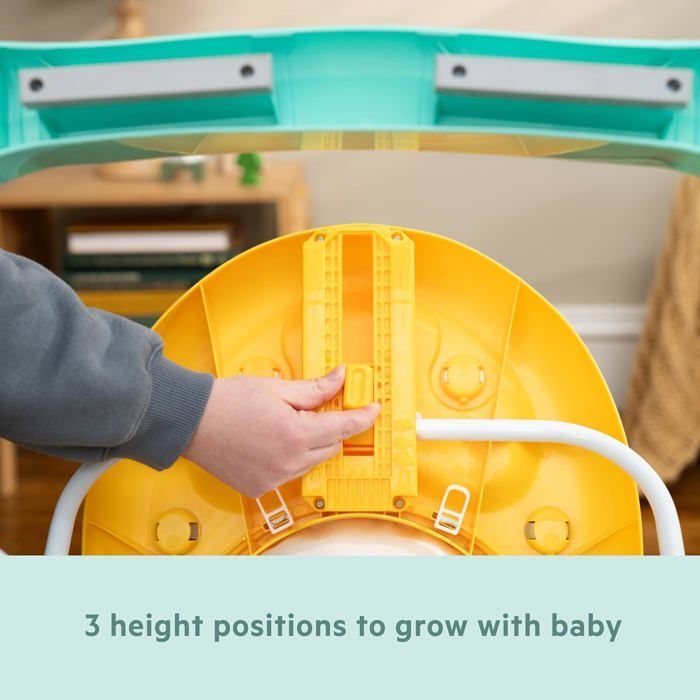 DISNEY BABY -WINNIE- Girello convertibile e pieghevole 2 in 1, con giocattolo attività integrato e rimovibile, musica, luci e altezza regolabile.