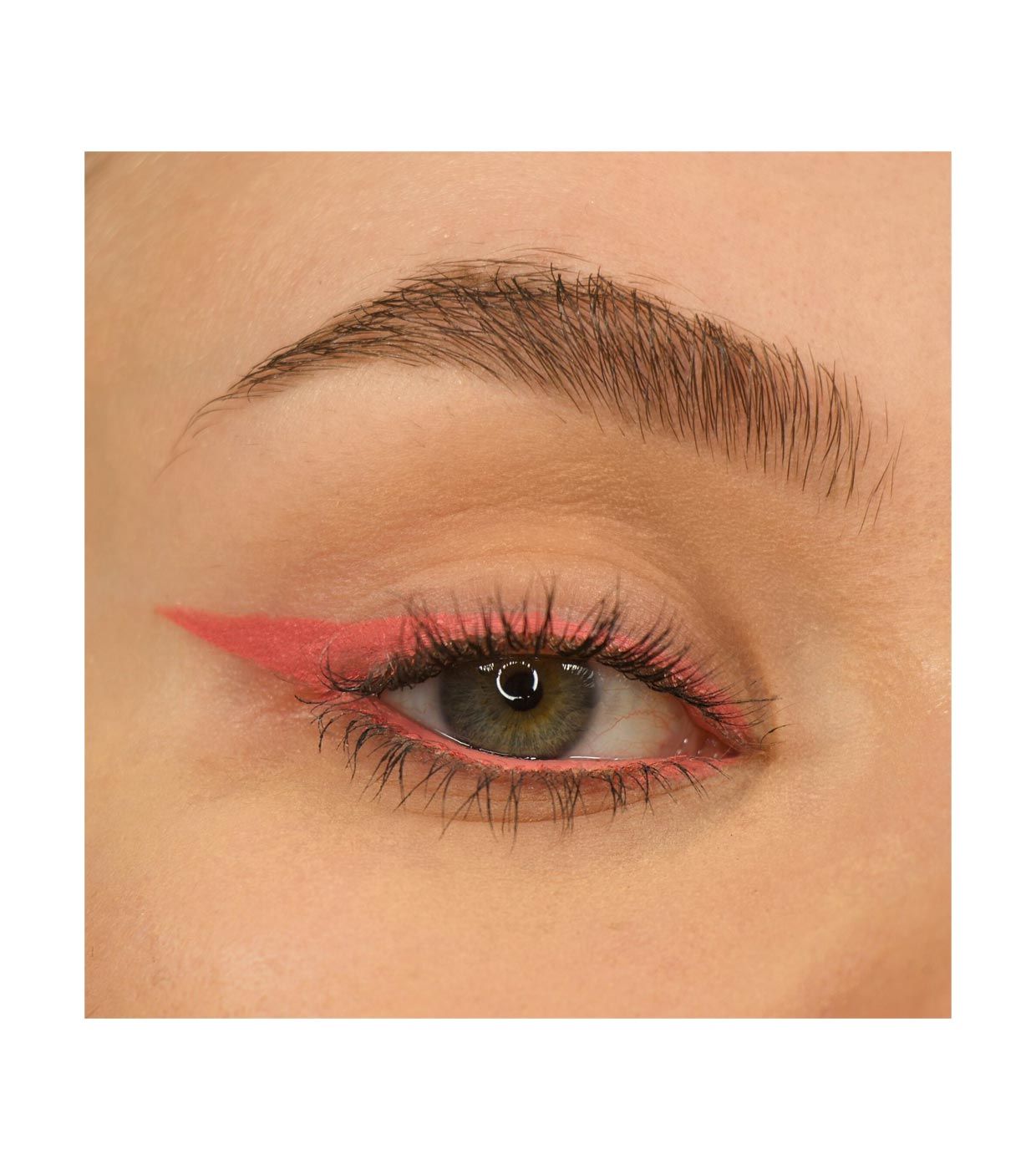 Črtalo za oči Streamline Eyeliner Črtala za oči in svinčniki za oči