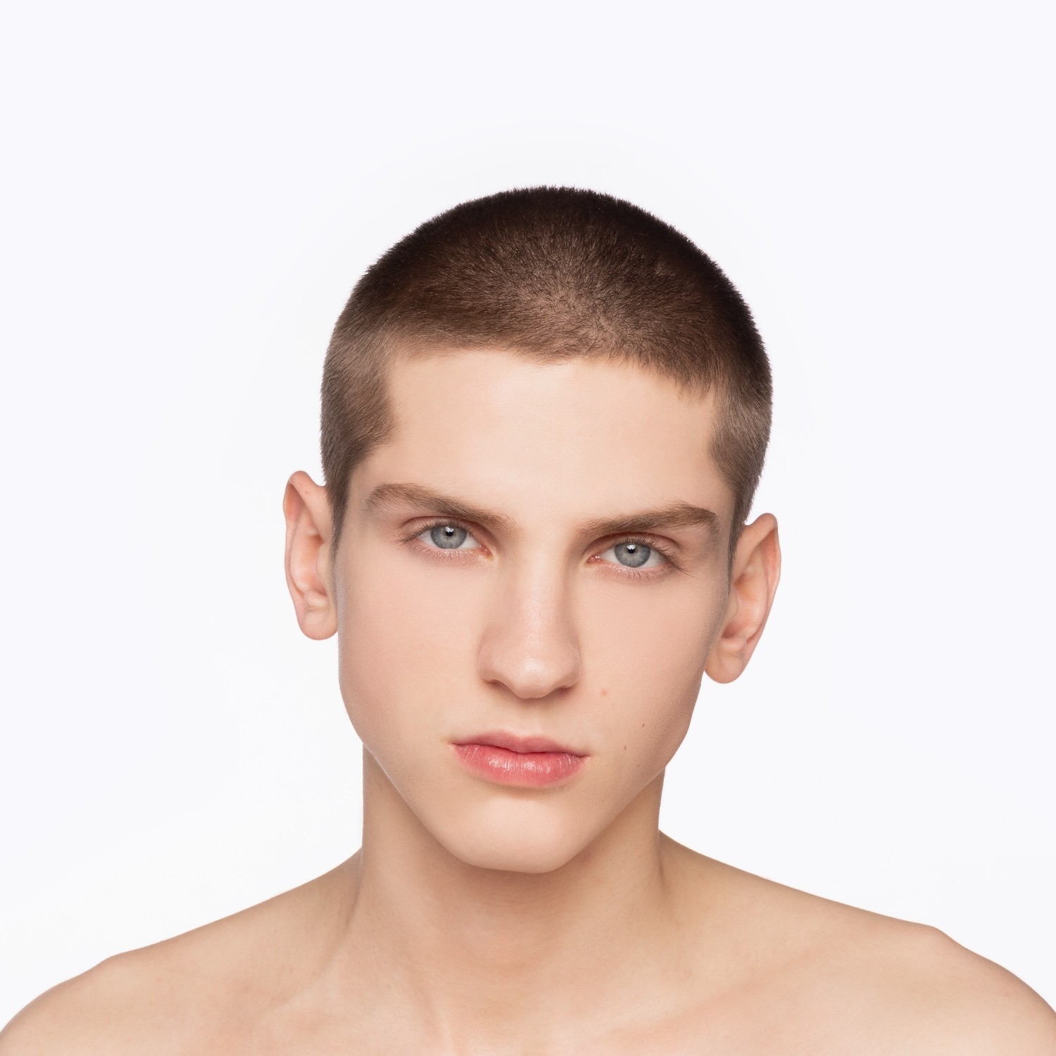 Gucci ceruzka na obočie Stylo à Sourcils, vodeodolná ceruzka na obočie – 0,12 g