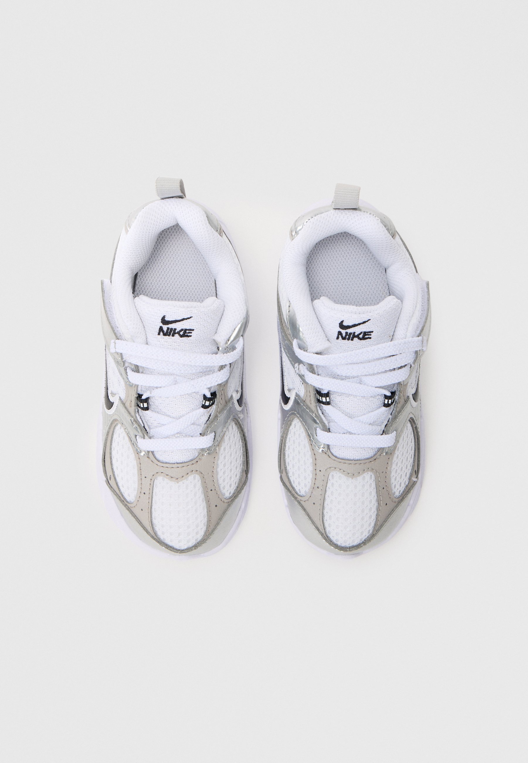 Nike Sportswear V5 UNISEX - Tenisice - bijela/crna/široko siva/studentsko siva