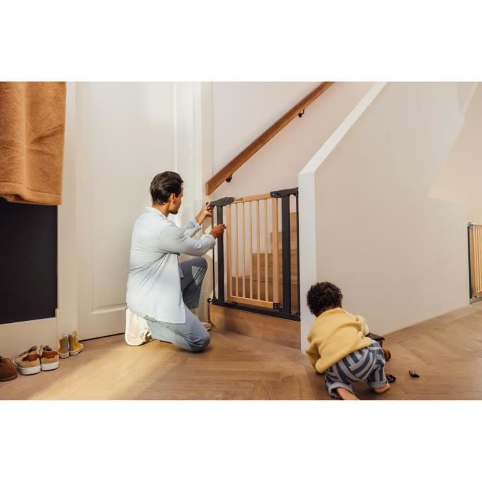 SAFETY 1ST Simply Close Gate, wood & metal, pressure-mounted, 73-80 cm (94 cm with extension), no drilling required, one-hand opening, wood