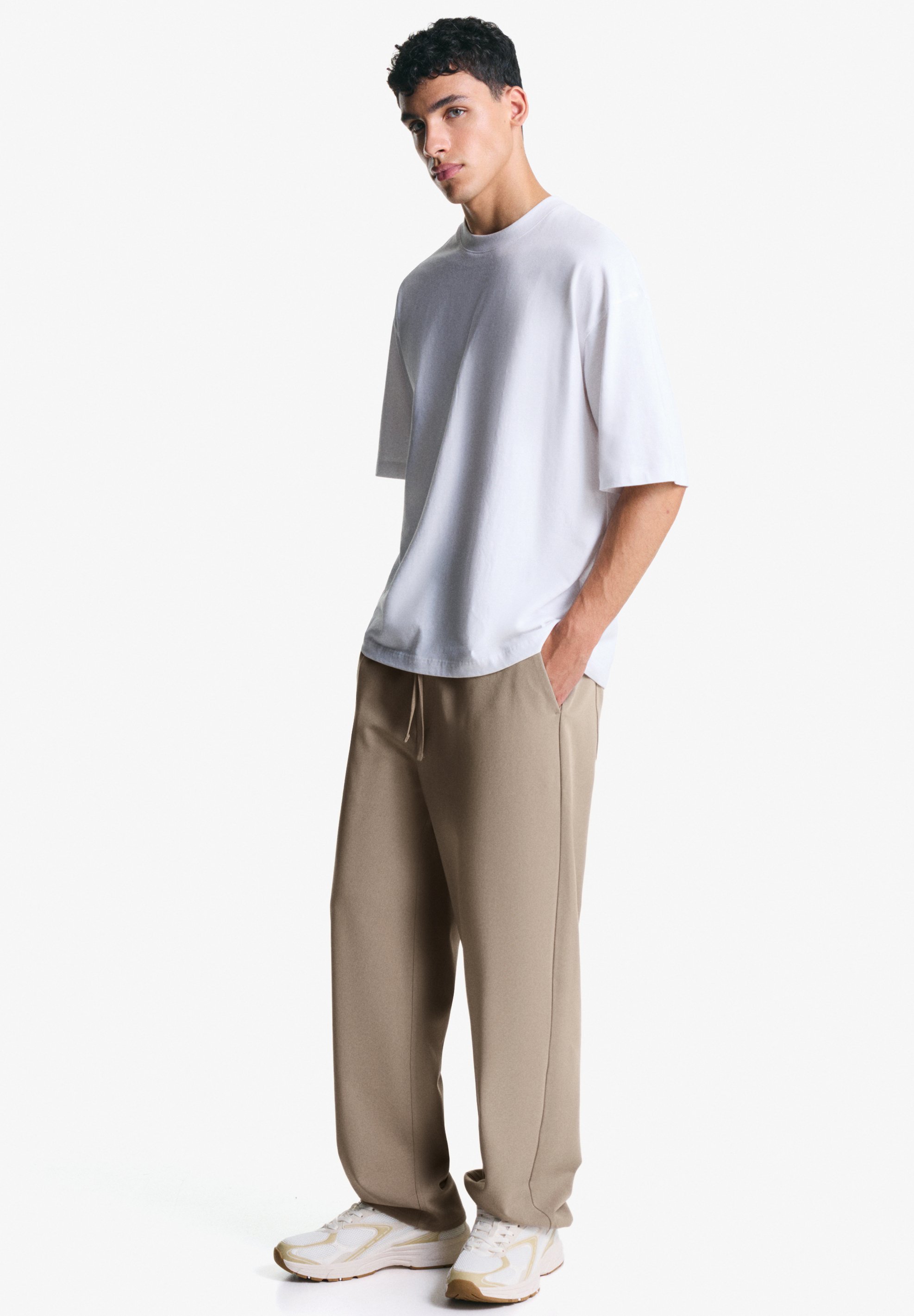 Bershka STRAIGHT-FIT TAILORED - Hose - sand