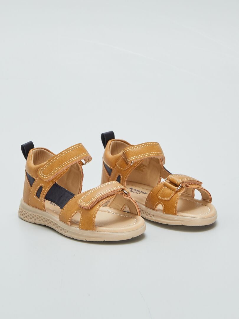 Sandalias bajas con tiras - MARRÓN