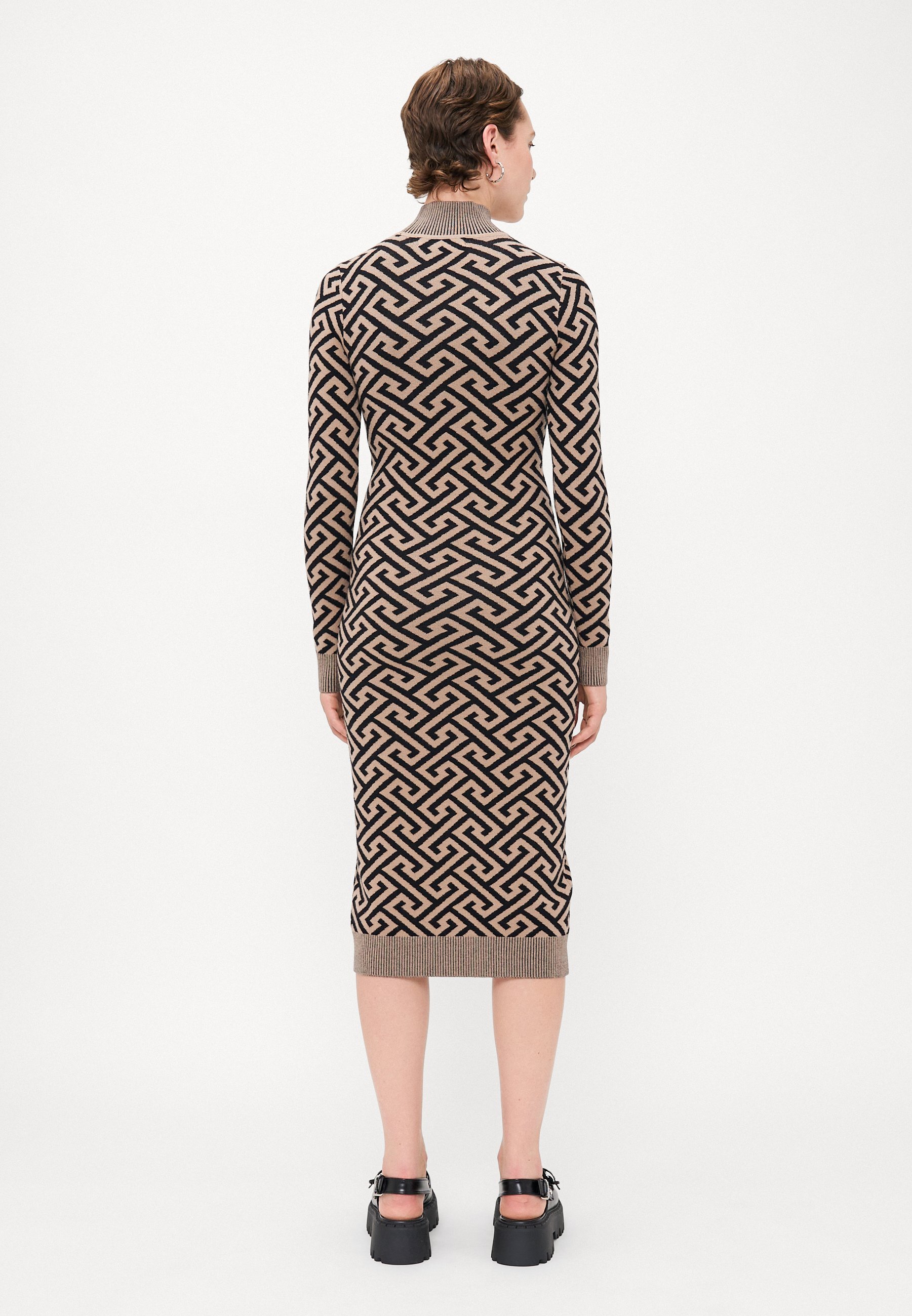 Robe Vero Moda Tall VMARIA ART col montant mi-mollet - Robe droite - vison noir/argent