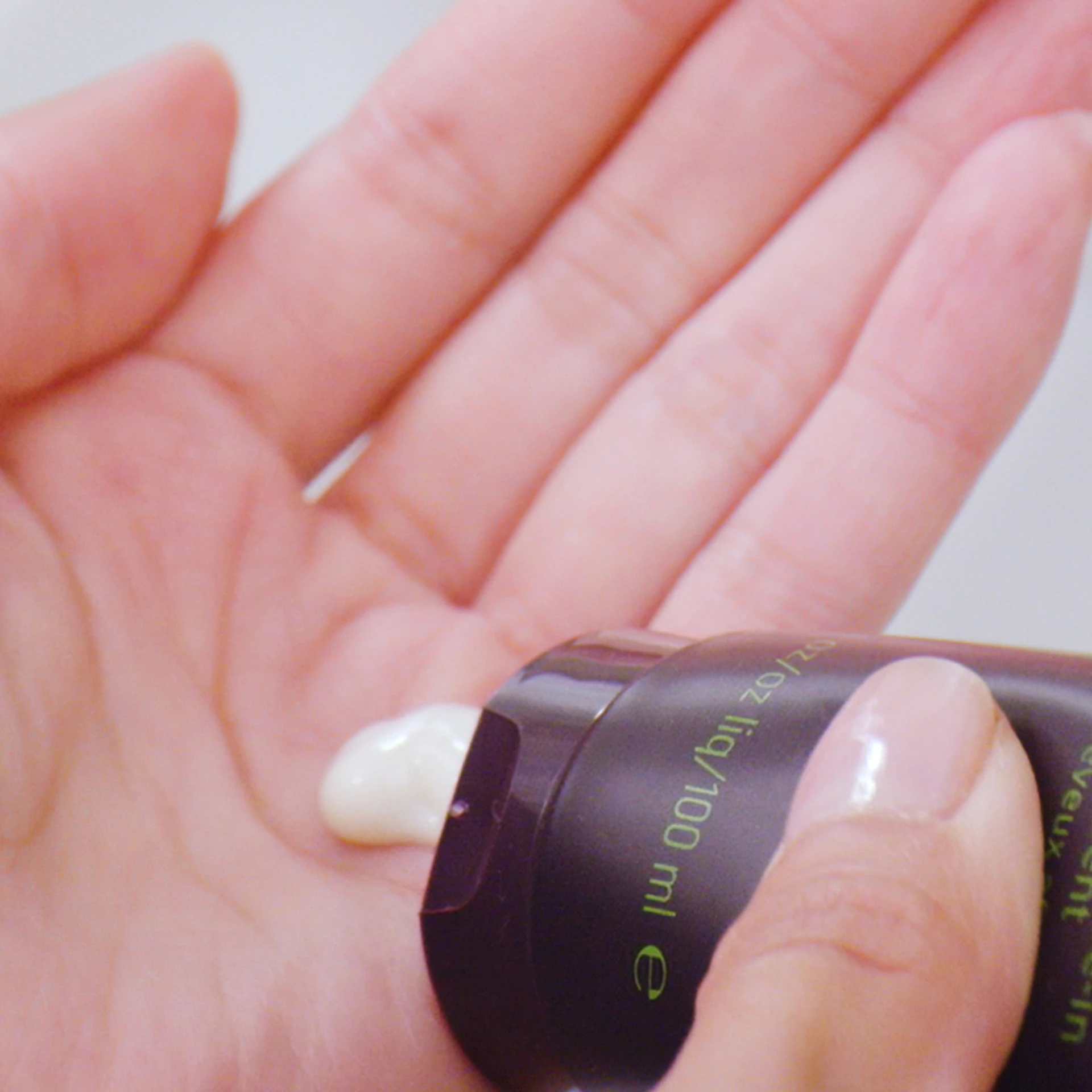Invati Ultra Advanced Erősítő, Leave-In Hair Krém 100 ml - Aveda