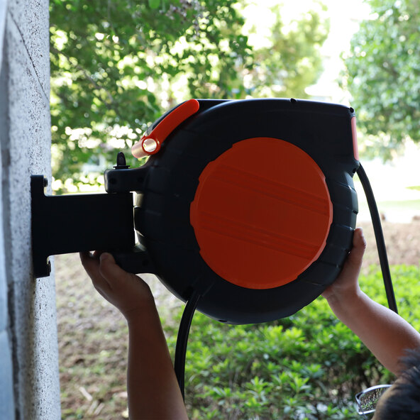 Wall-mounted hose box, 20 m