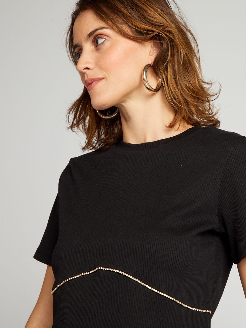 Korte T-shirt met strass-rand - ZWART