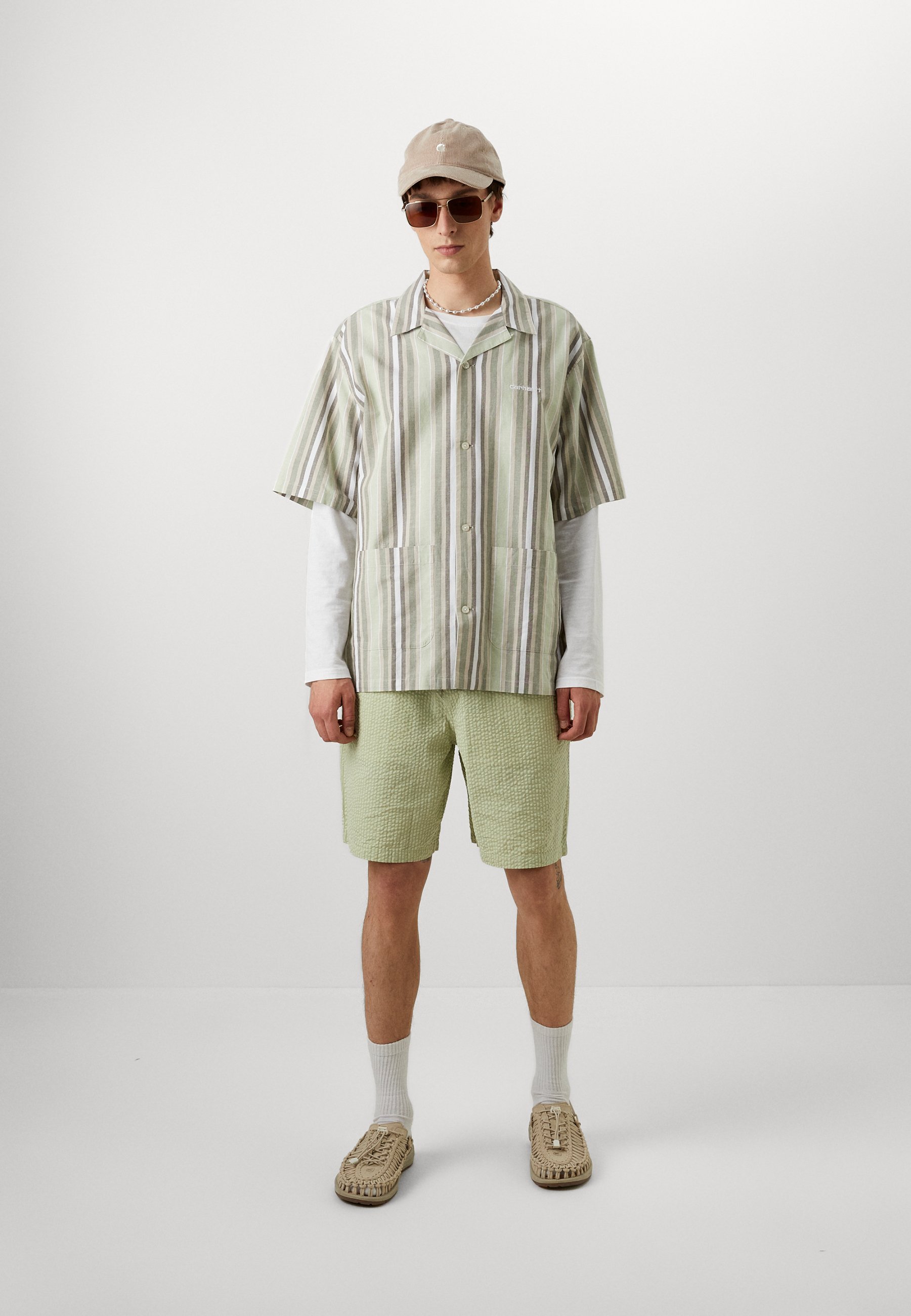 Short Carhartt WIP TOLAND - Vert olive clair
