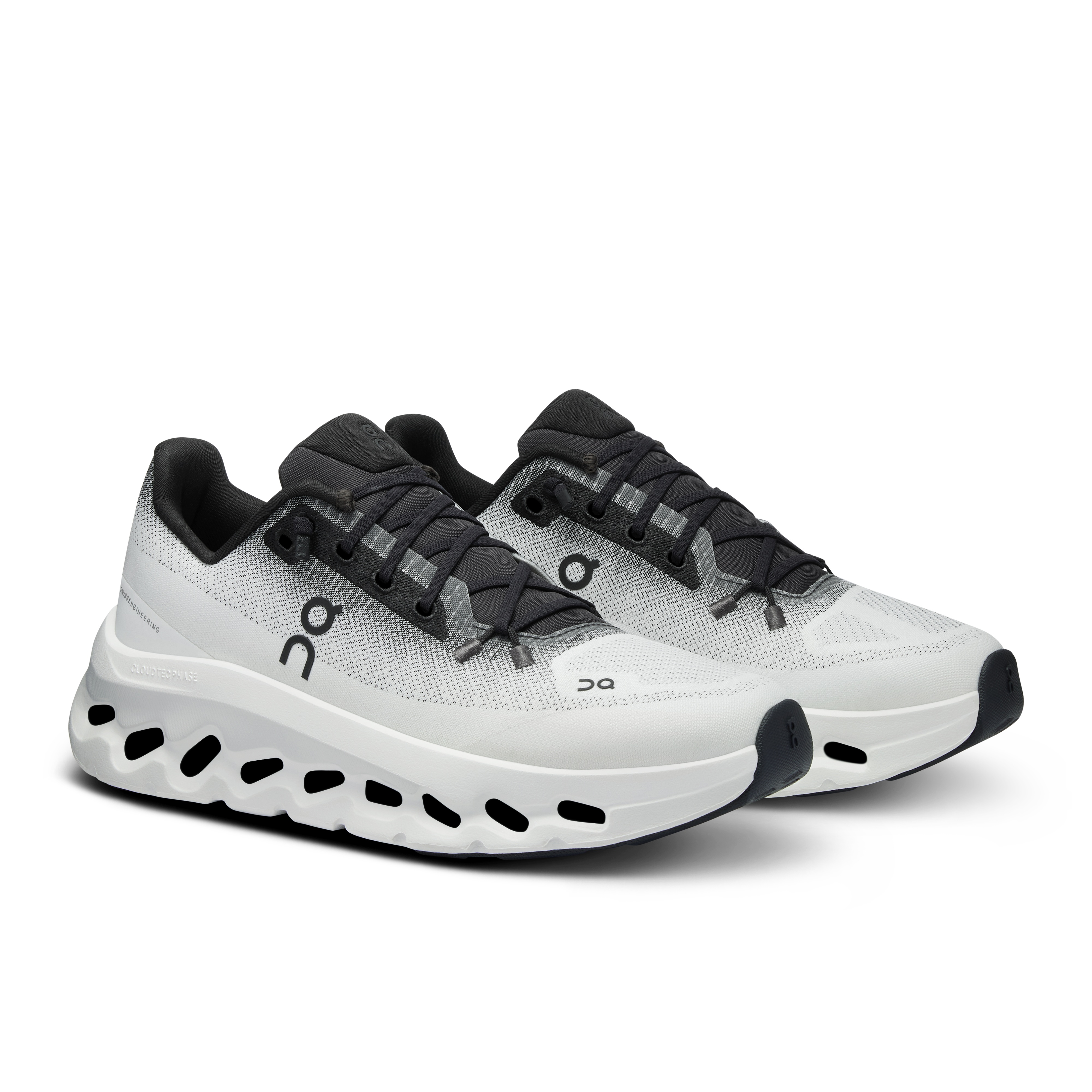 Cloudtilt Black | Ivory