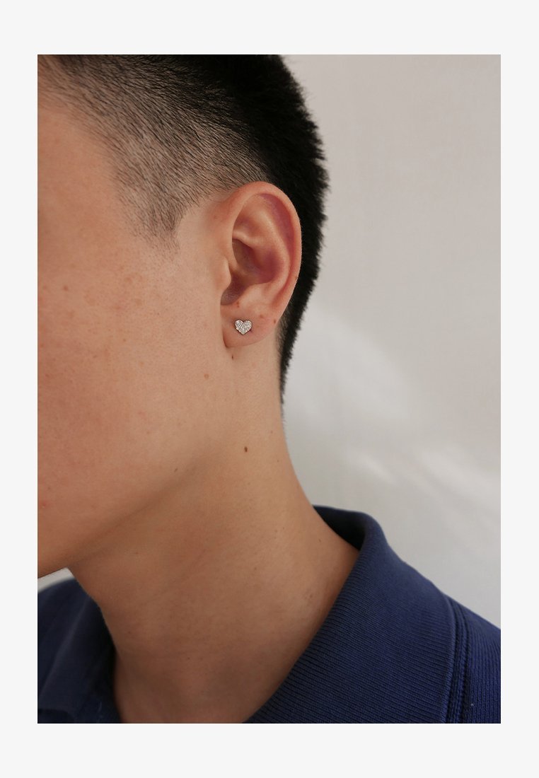 PATTARAPHAN PAVÉ TINY LOVER STUD UNISEX - Oorbellen - zilverkleurig