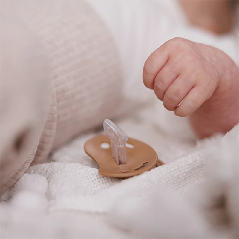 BabyOno Take Care Anatomické silikónové cumlíky s vreckom