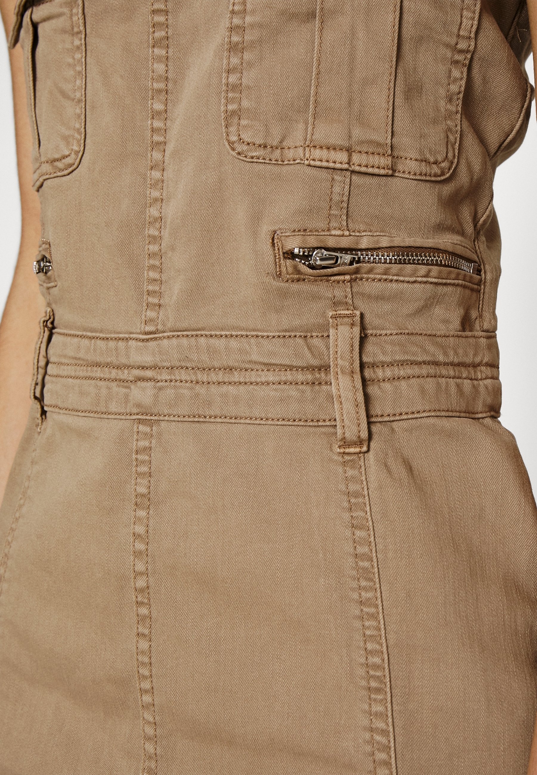 BDG Urban Outfitters Jumperkleid - braun