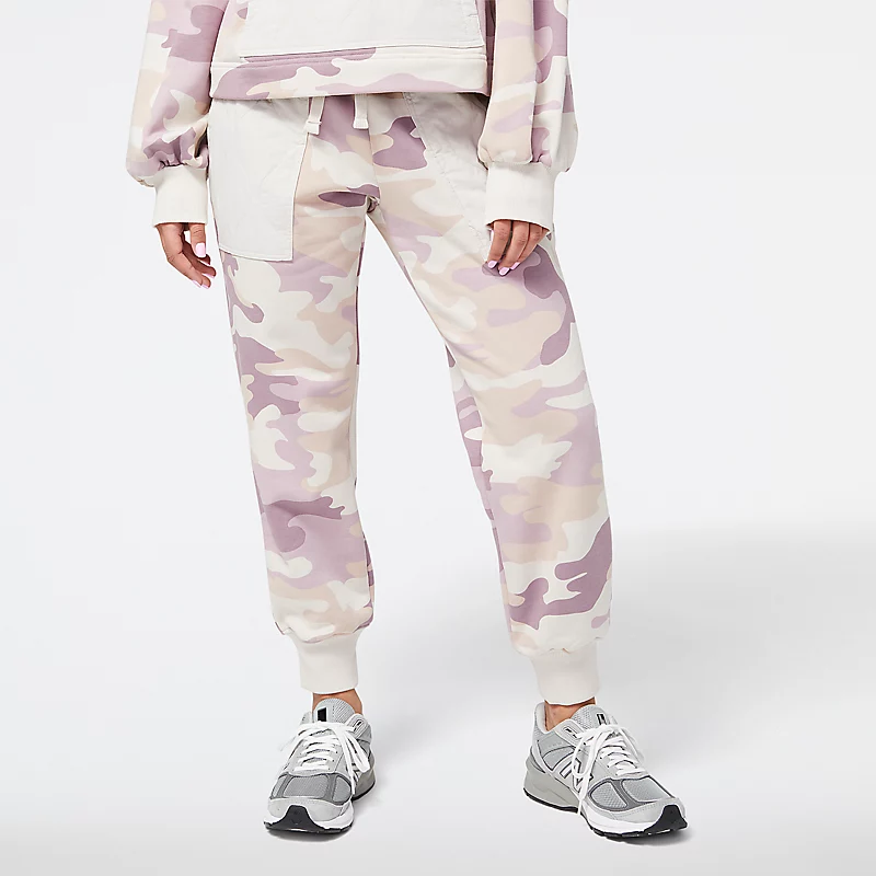 Damskie spodnie NB Athletics Camo Woven Mix – BIAŁE WIELOKROTNE