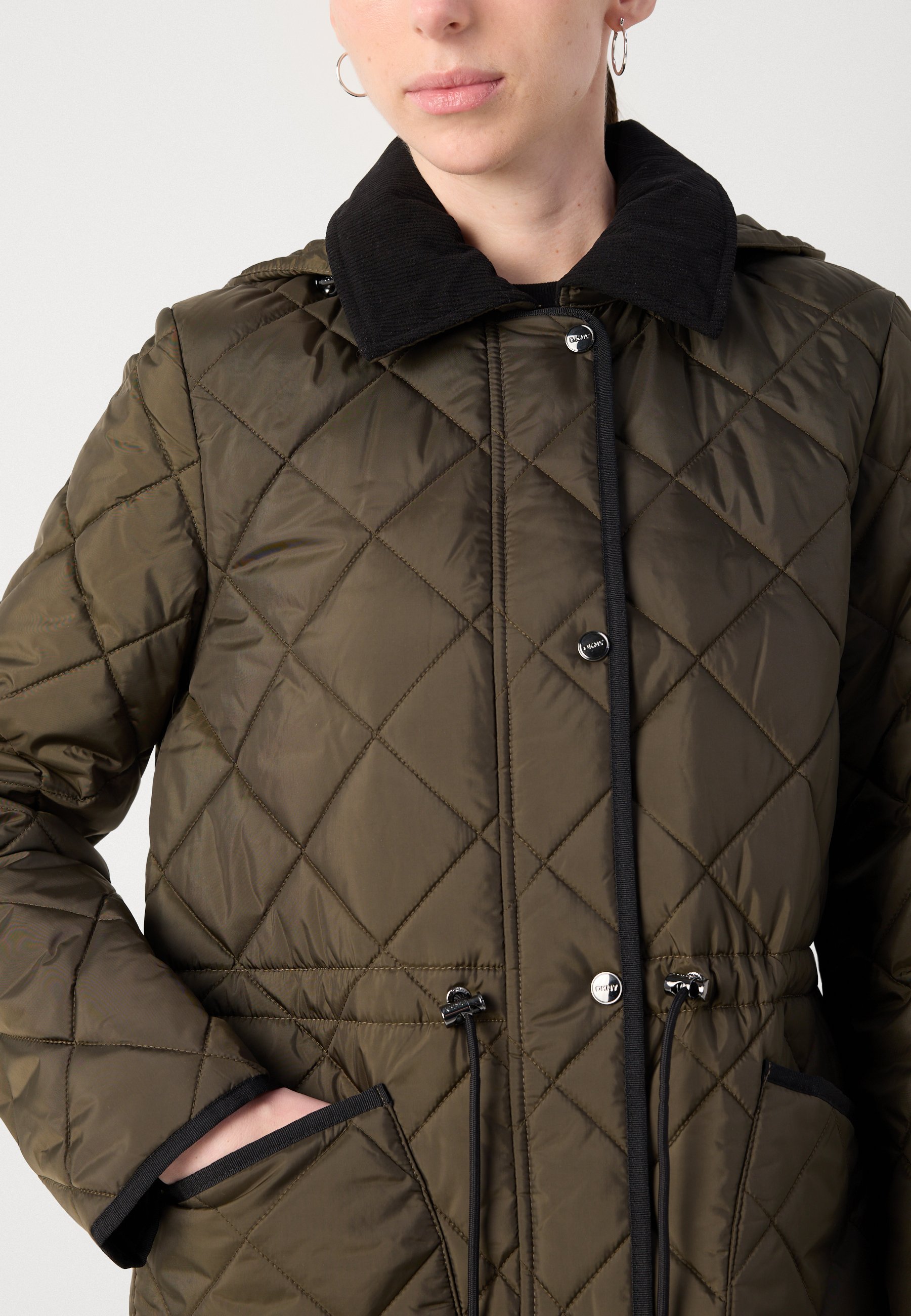 DKNY Wintermantel – oliv