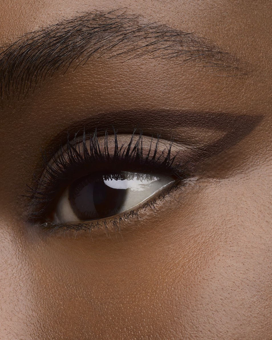 YVES SAINT LAURENT CRUSHLINER VODĚODOLNÁ OČNÍ LINKA