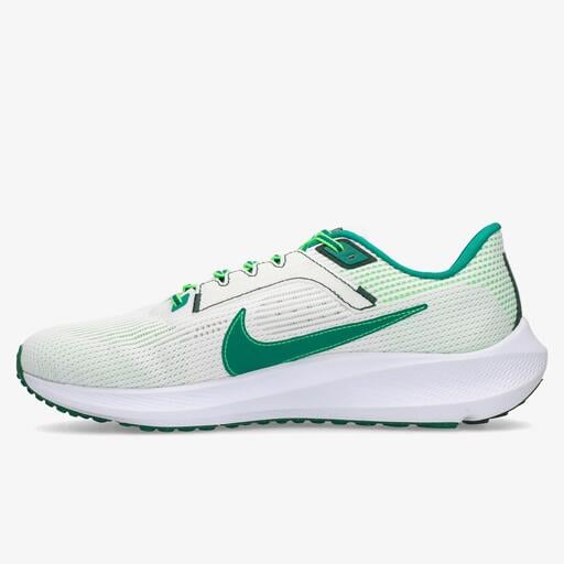 Nike Pegasus 40