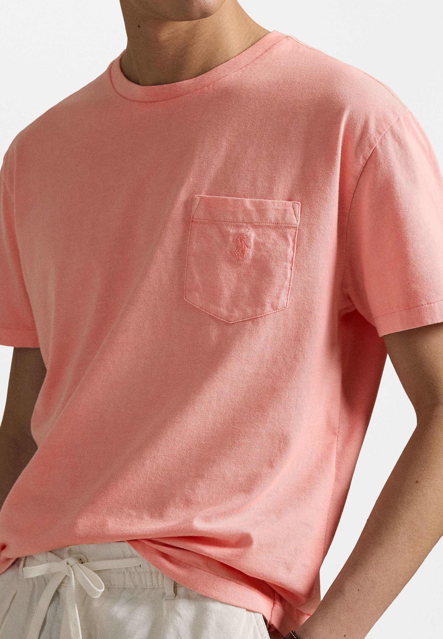 Polo Ralph Lauren T-shirt slim personalizzata con taschino e tintura minerale - T-shirt basic - rosa