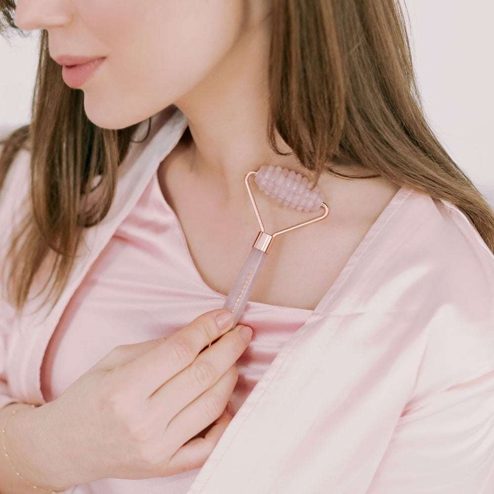 Masážny valček na tvár Crystallove 3D Rose Quartz - 1 kus
