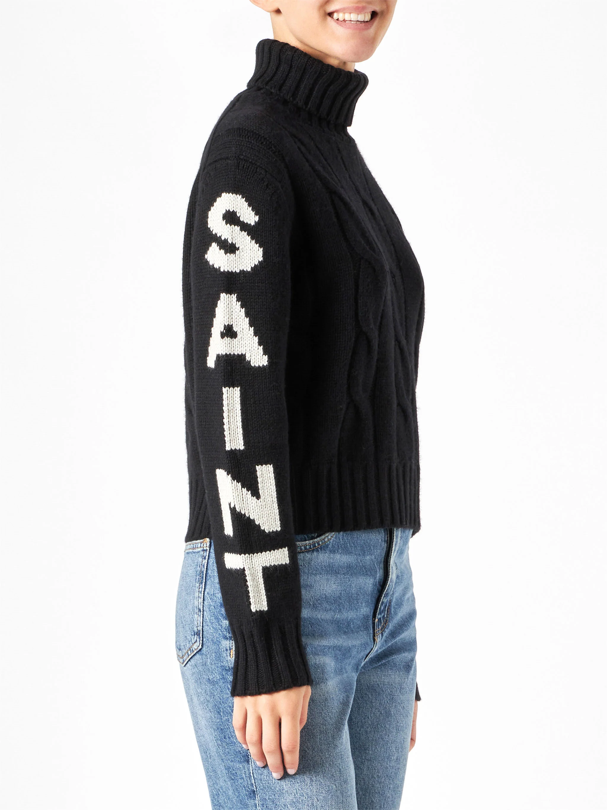 Maglione nero da donna a collo alto intrecciato