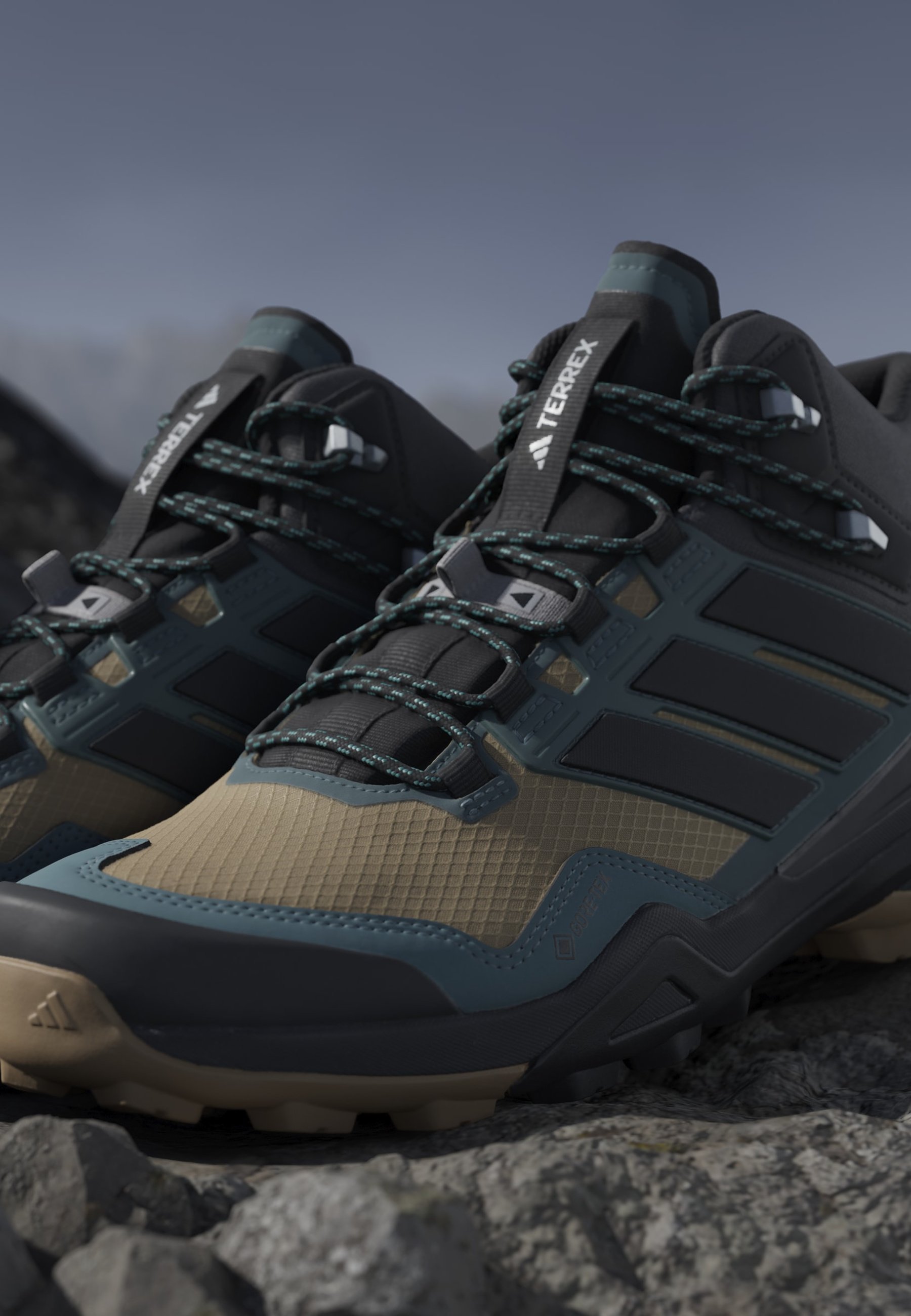 Adidas Terrex SKYCHASER MID GTX - Scarpe da trekking - cartone animato nero usato verde acqua