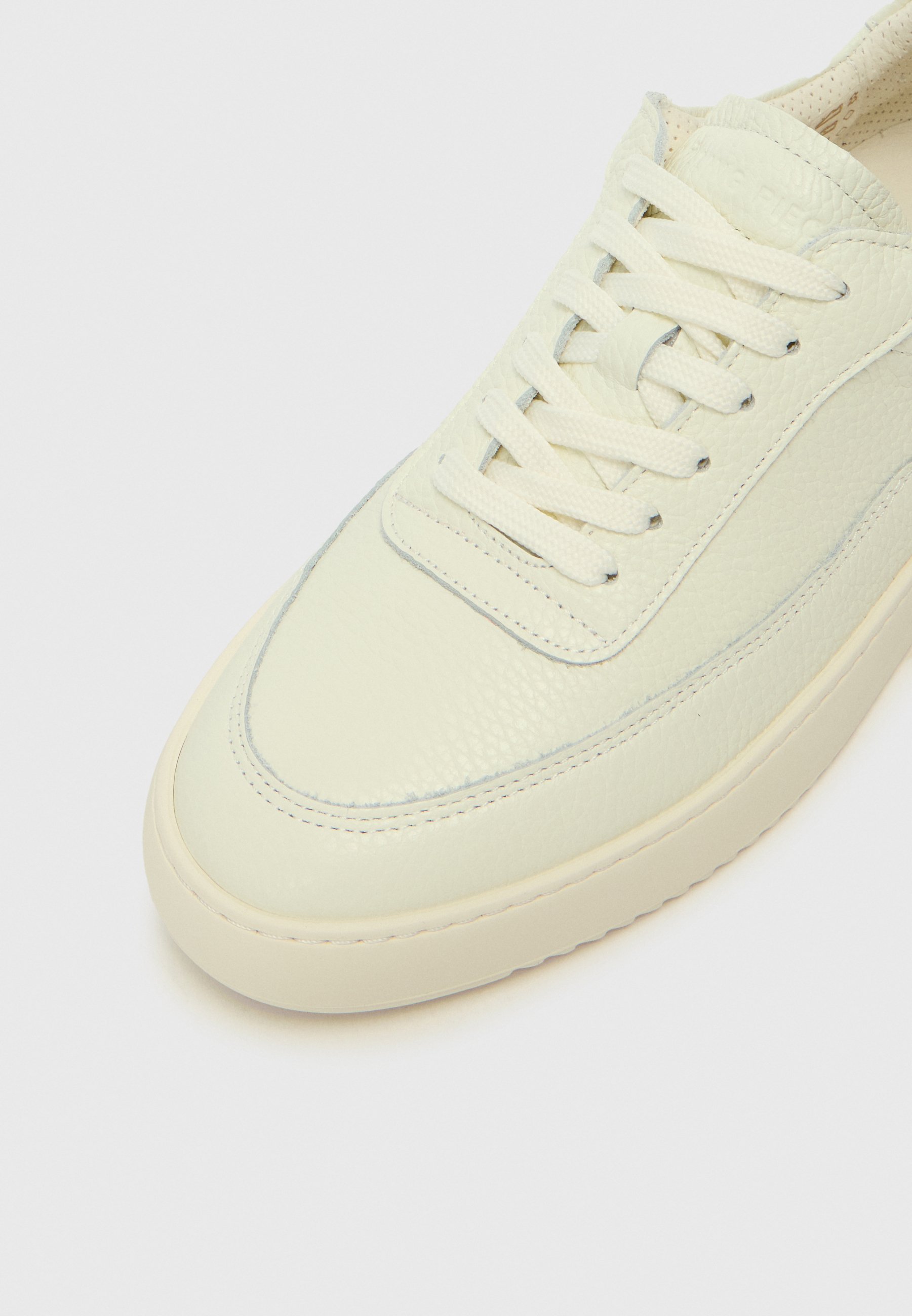 MONDO GRAIN - Joggesko - off white Filling Pieces