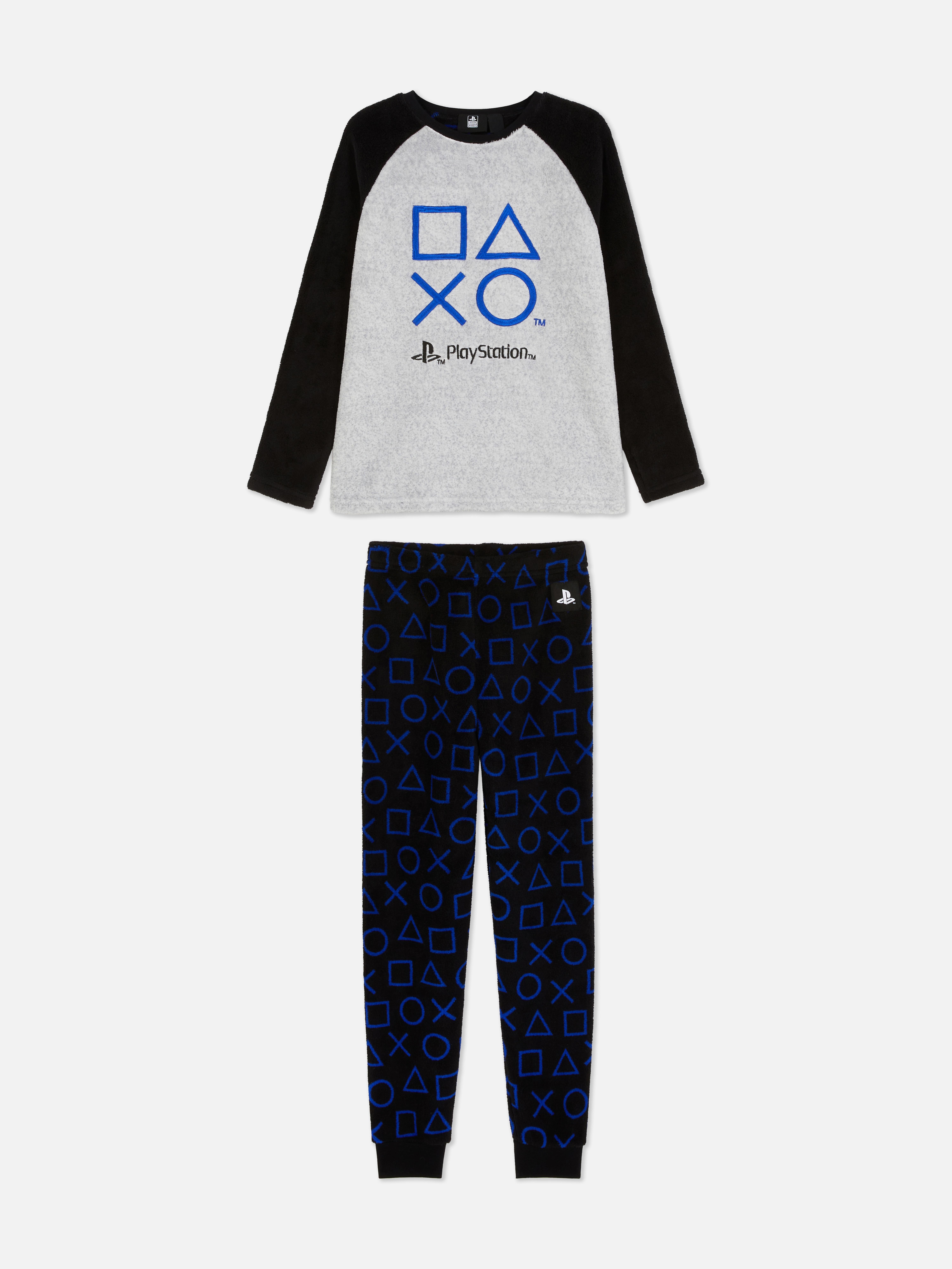 Pijamale din fleece cu imprimeu PlayStation. În aceste pijamale PlayStation, dormi la un alt nivel.