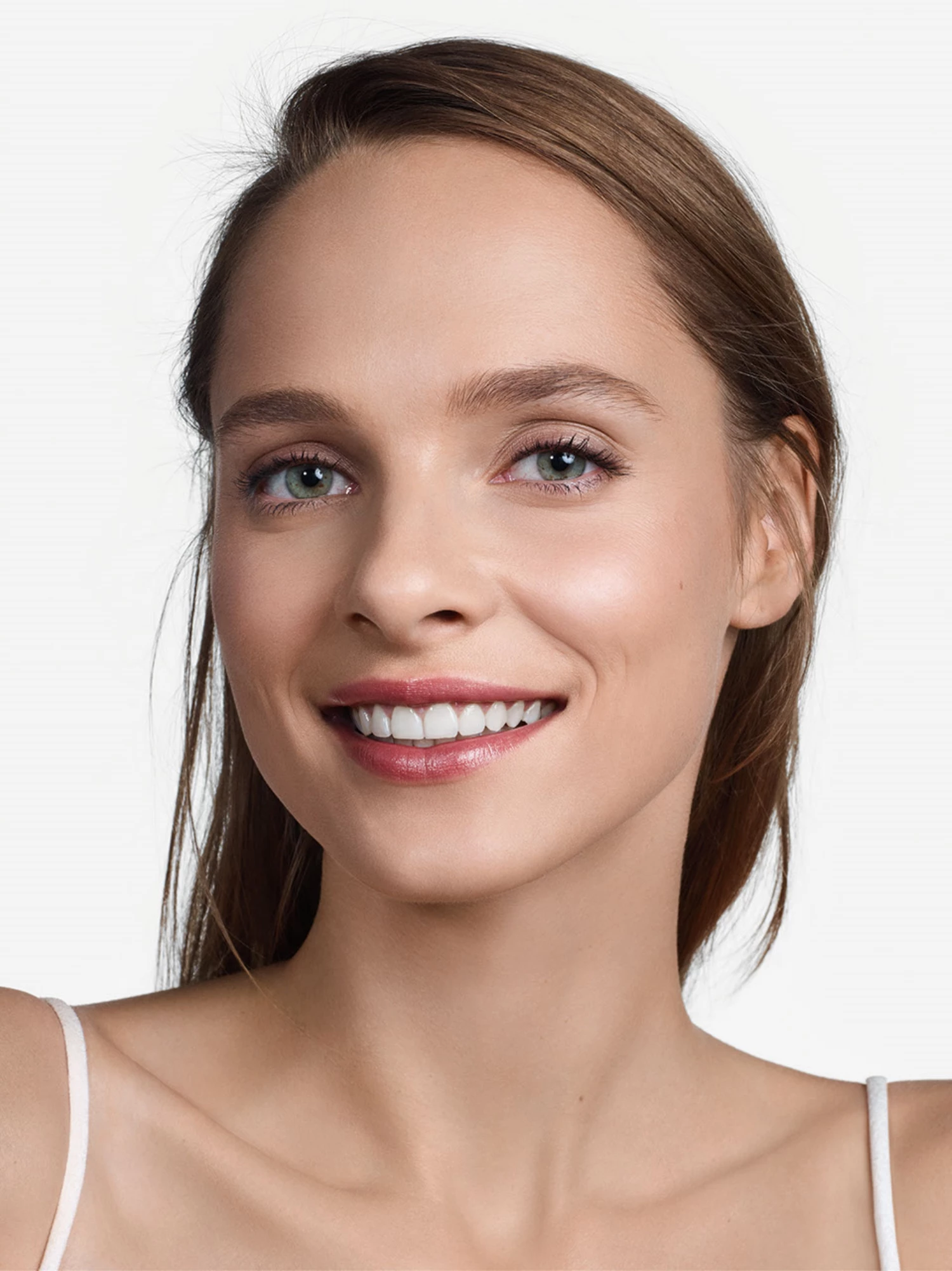 Even Better Refresh hidratantni i obnavljajući puder za šminku 28 Ivory - Clinique