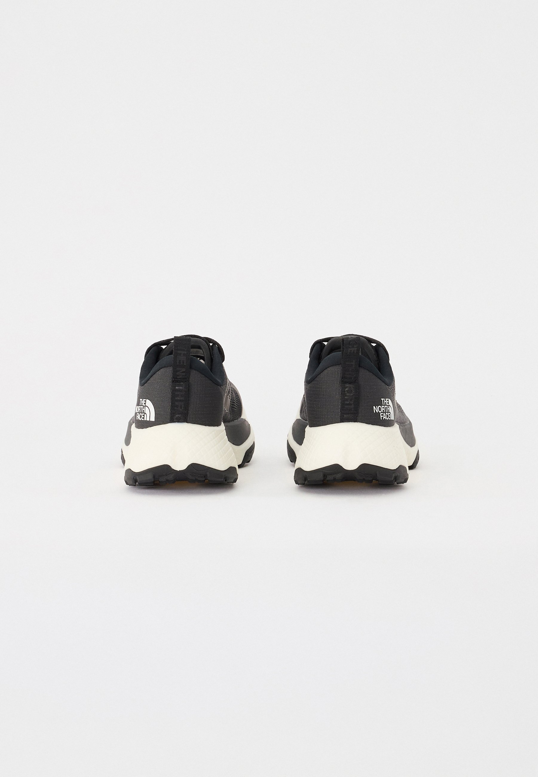 The North Face ALTAMESA 500 - Buty do biegania w terenie - czarne/asfaltowo-szare