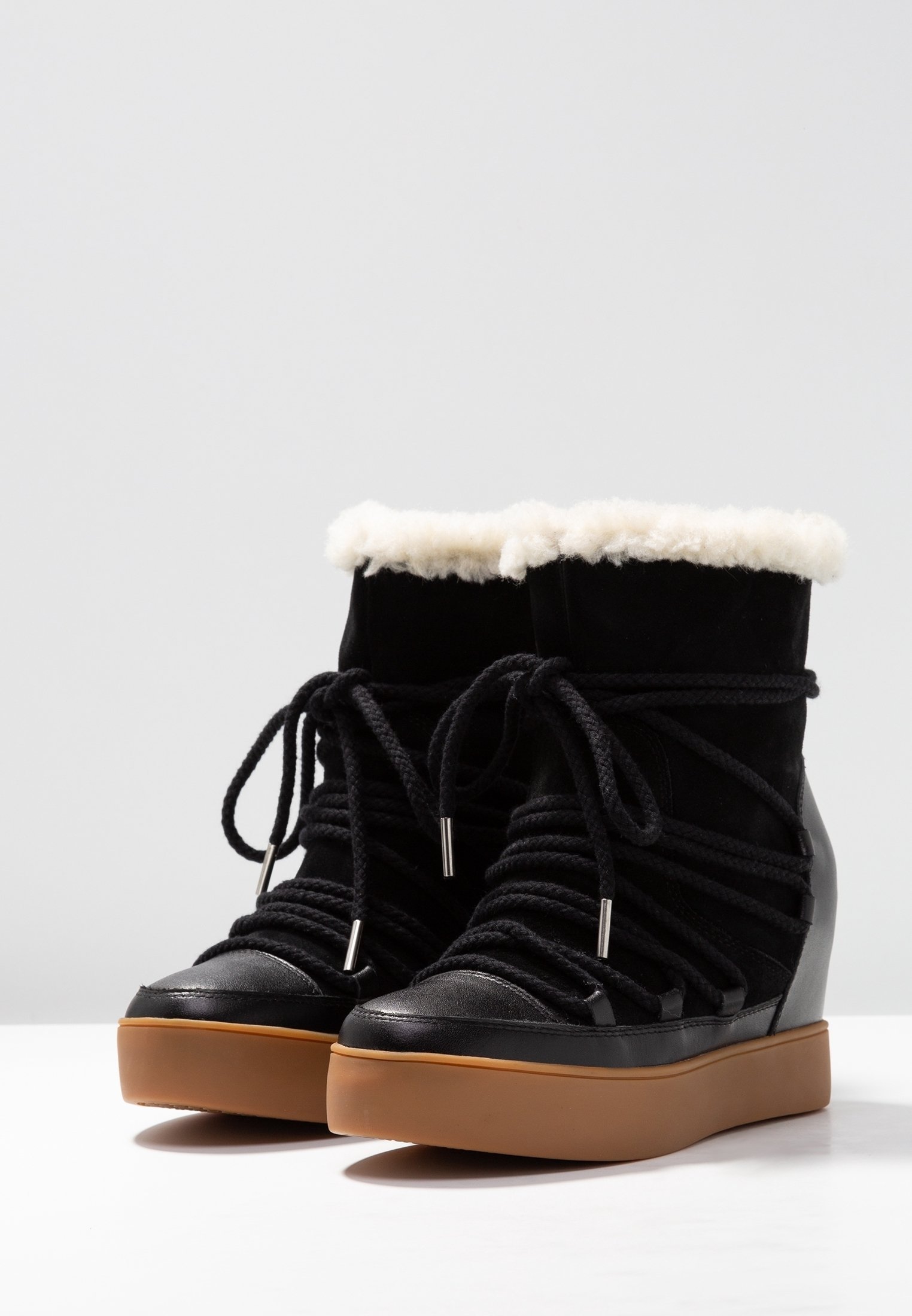 Shoe The Bear éktalpú bokacsizma - fekete