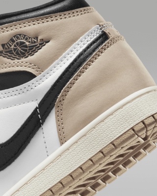 Jordan 1 Retro High OG Younger Kids' Shoes