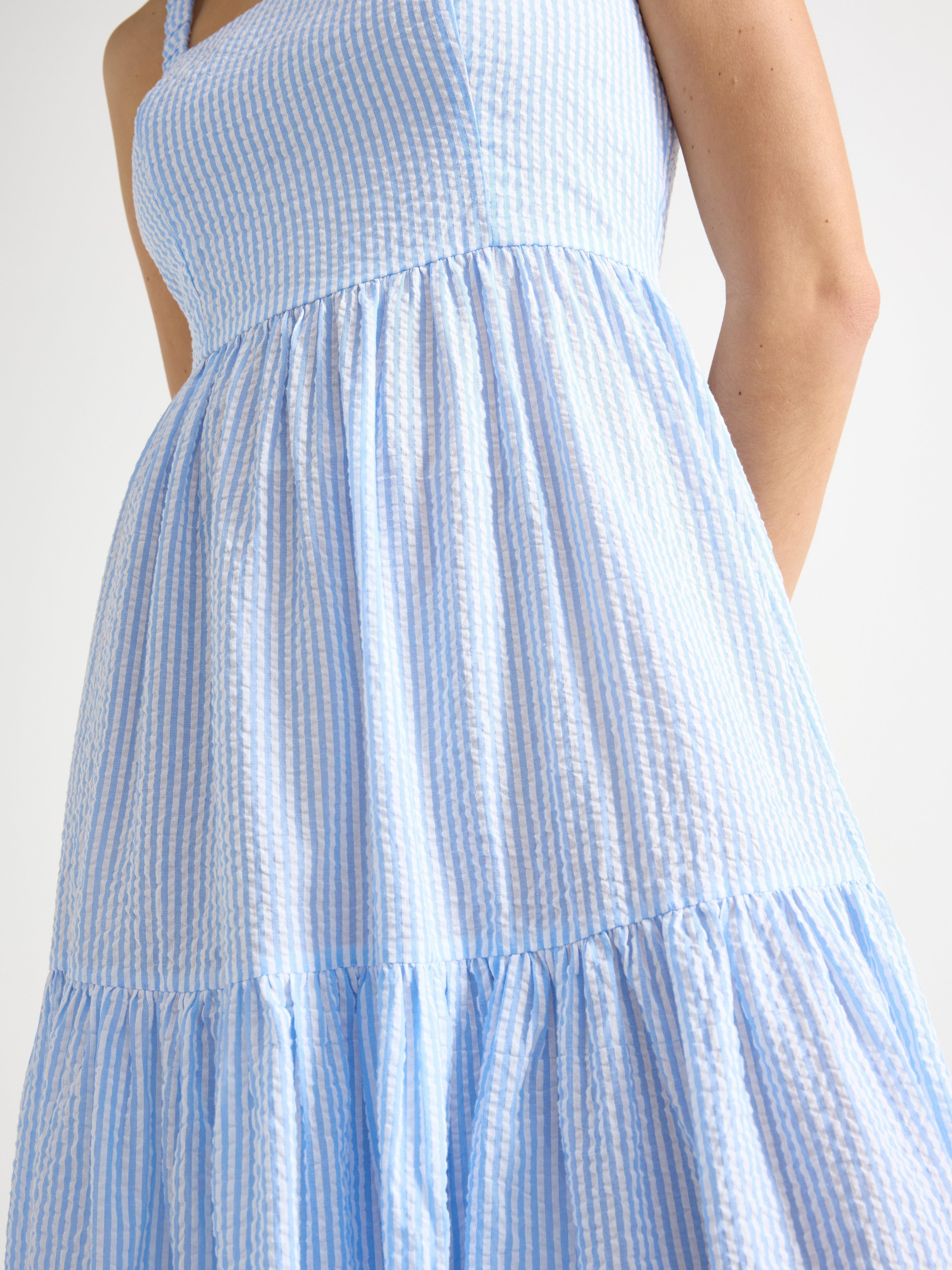 Vestido midi em estampa de ondas azuis